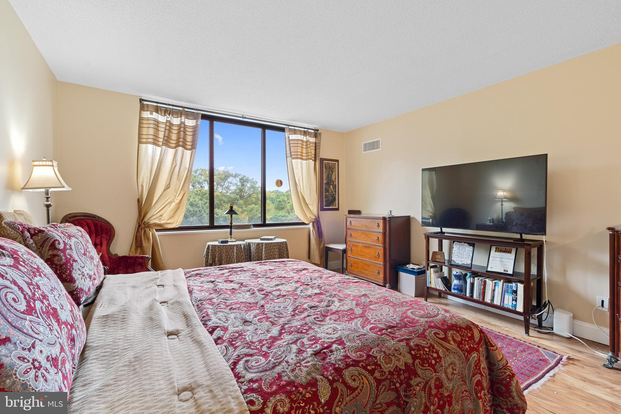 5225 POOKS HILL ROAD 828N