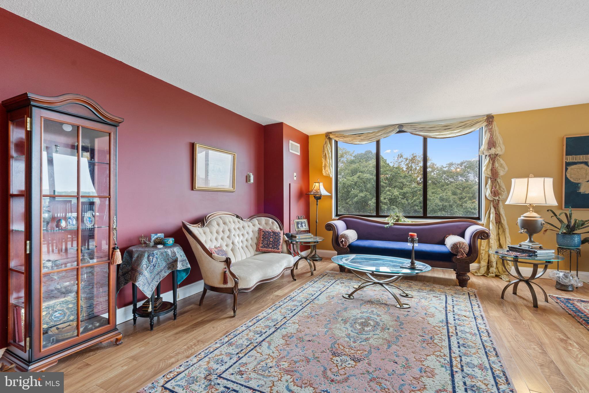 PROMENADE TOWERS - Residential