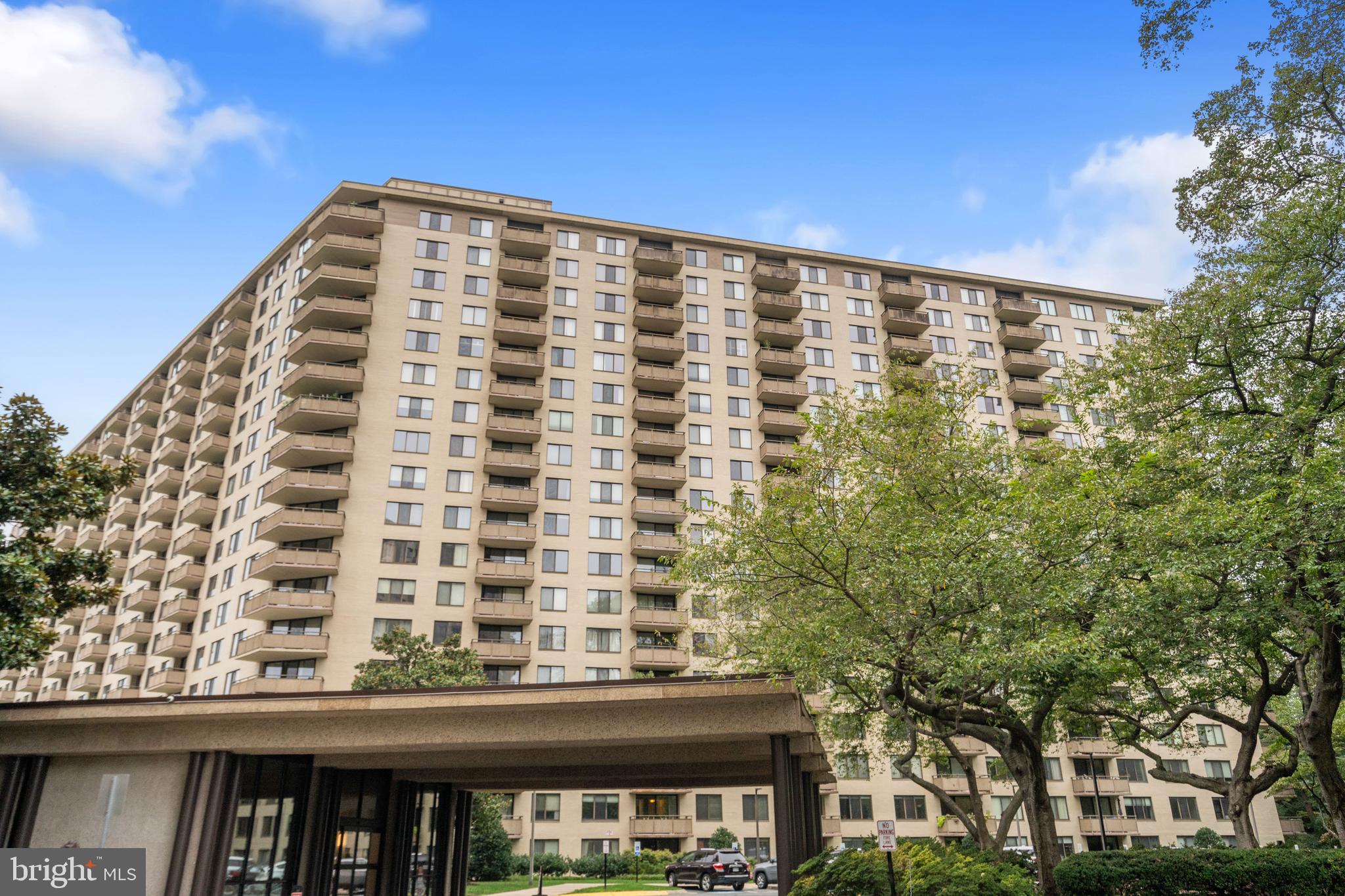 PROMENADE TOWERS - Residential