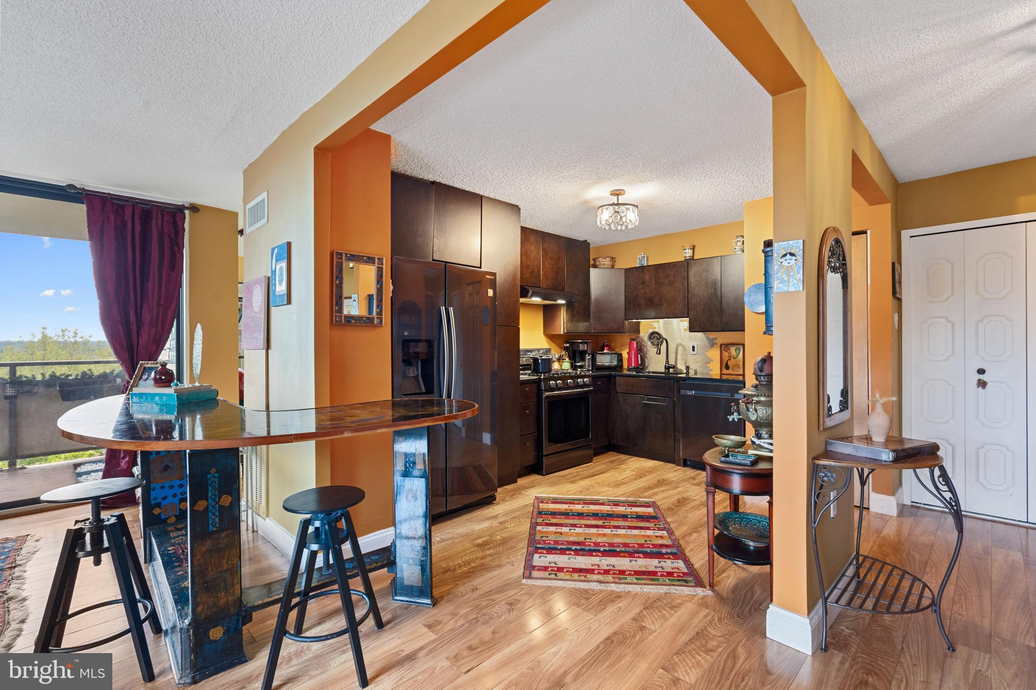 PROMENADE TOWERS - Residential