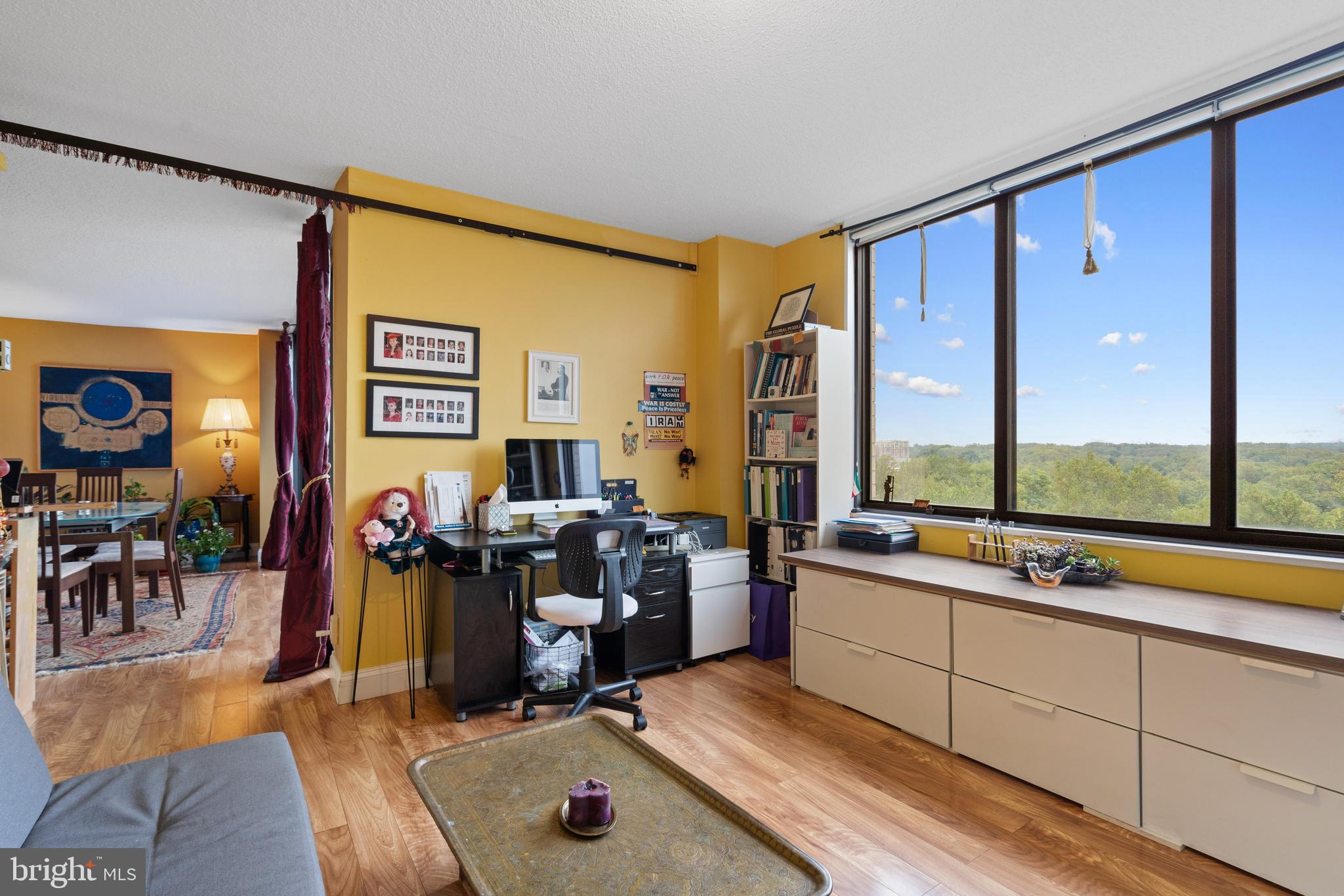 PROMENADE TOWERS - Residential