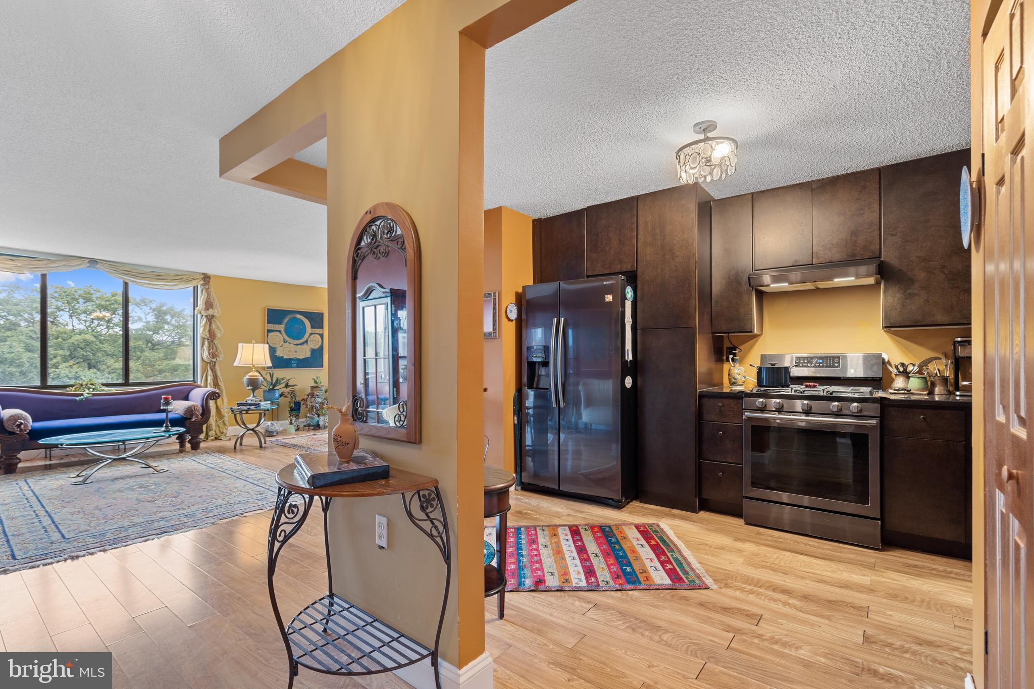 PROMENADE TOWERS - Residential