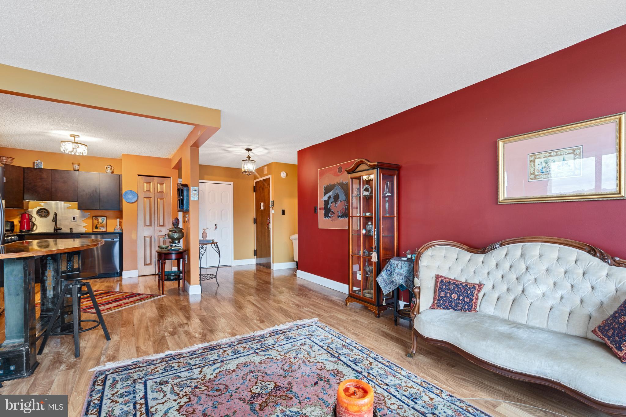 PROMENADE TOWERS - Residential