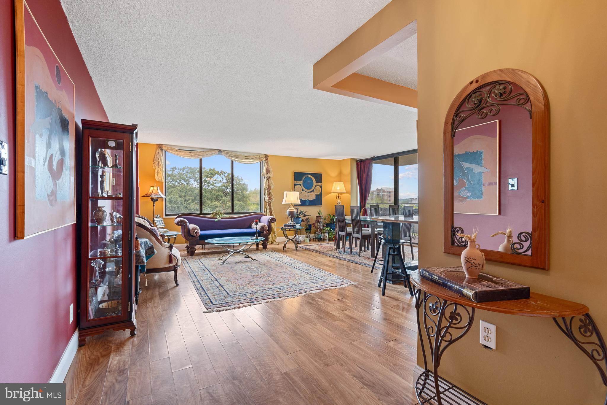 PROMENADE TOWERS - Residential