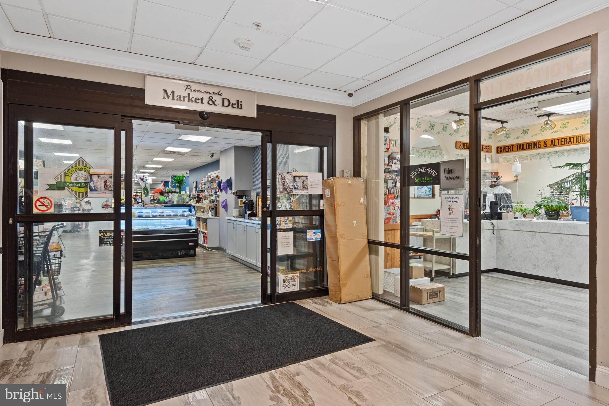 PROMENADE TOWERS - Residential