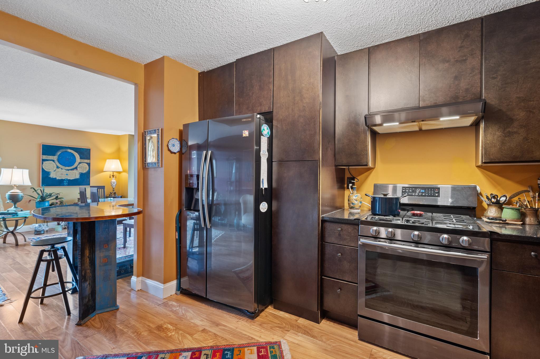 PROMENADE TOWERS - Residential