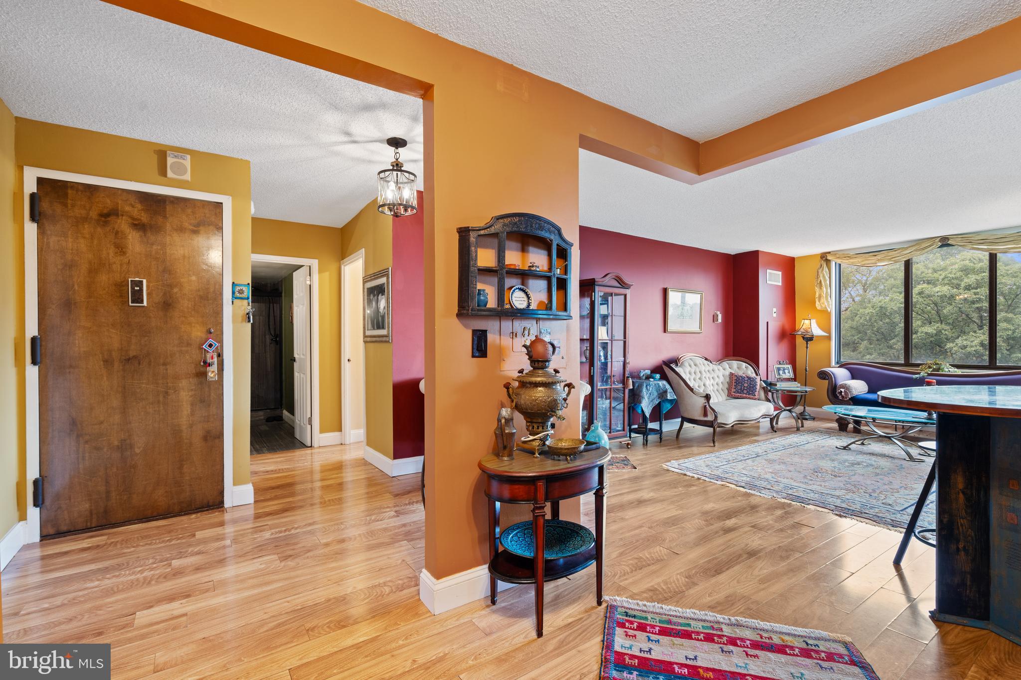 PROMENADE TOWERS - Residential