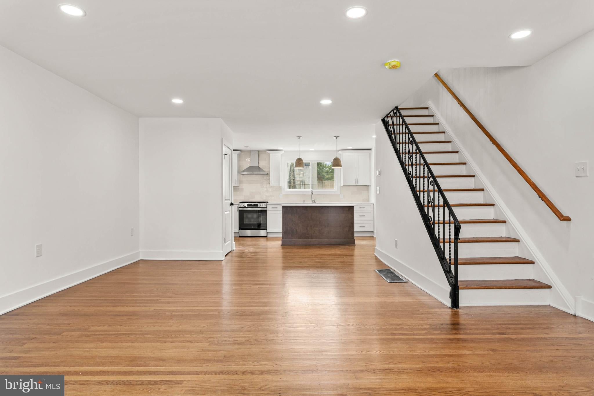 343 W 5TH AVENUE