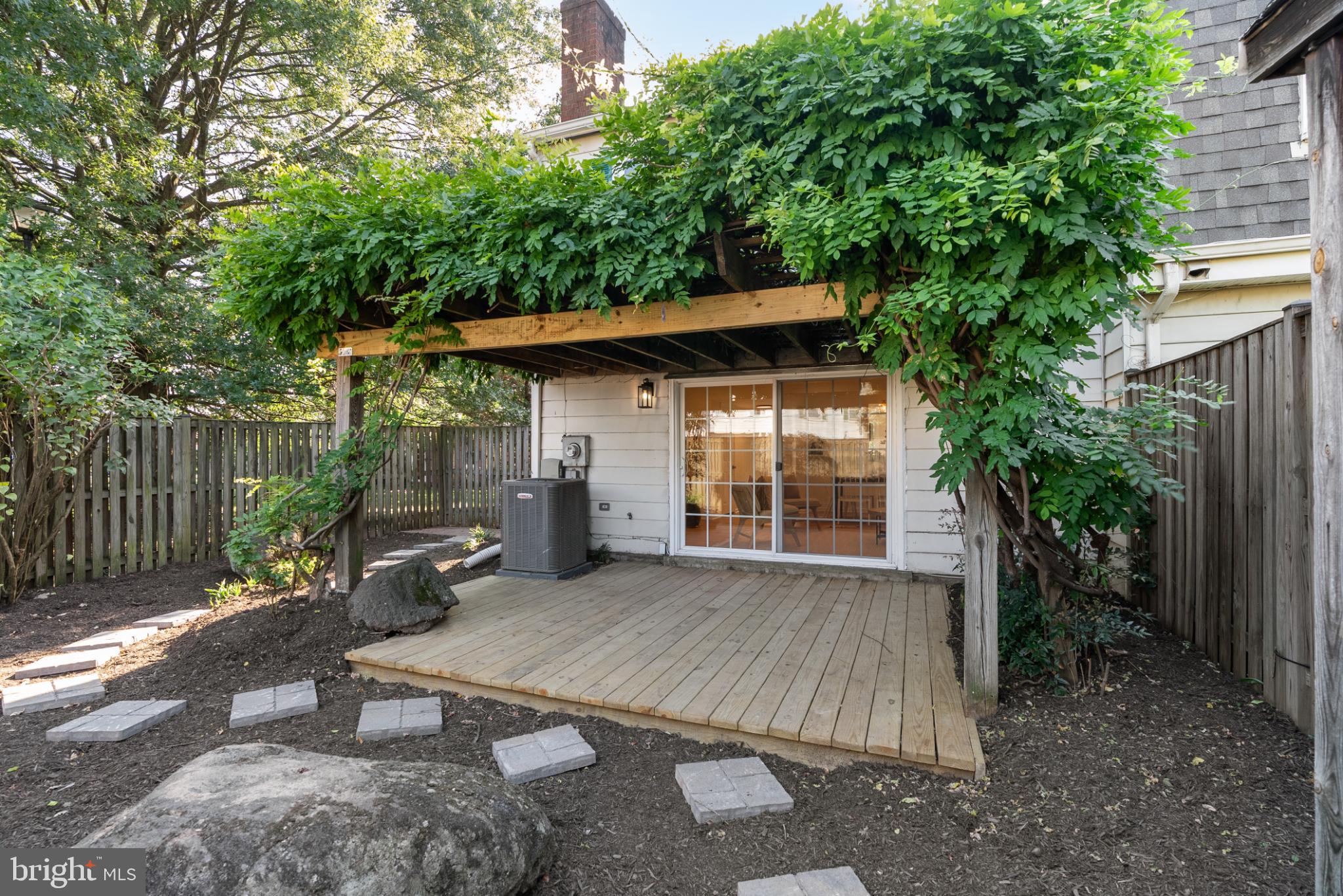 FRANCONIA COMMONS - Residential