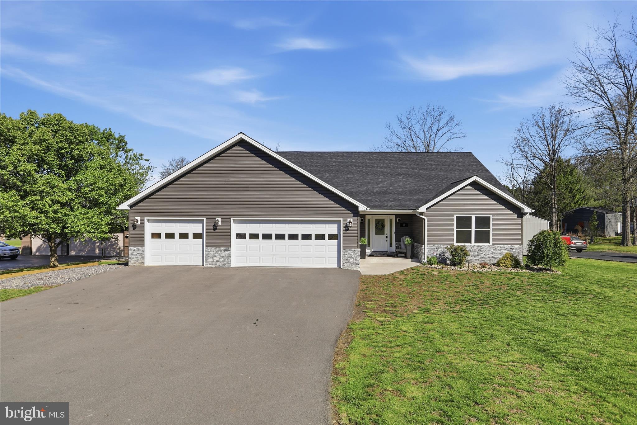 DOWDEN HILLS - Residential
