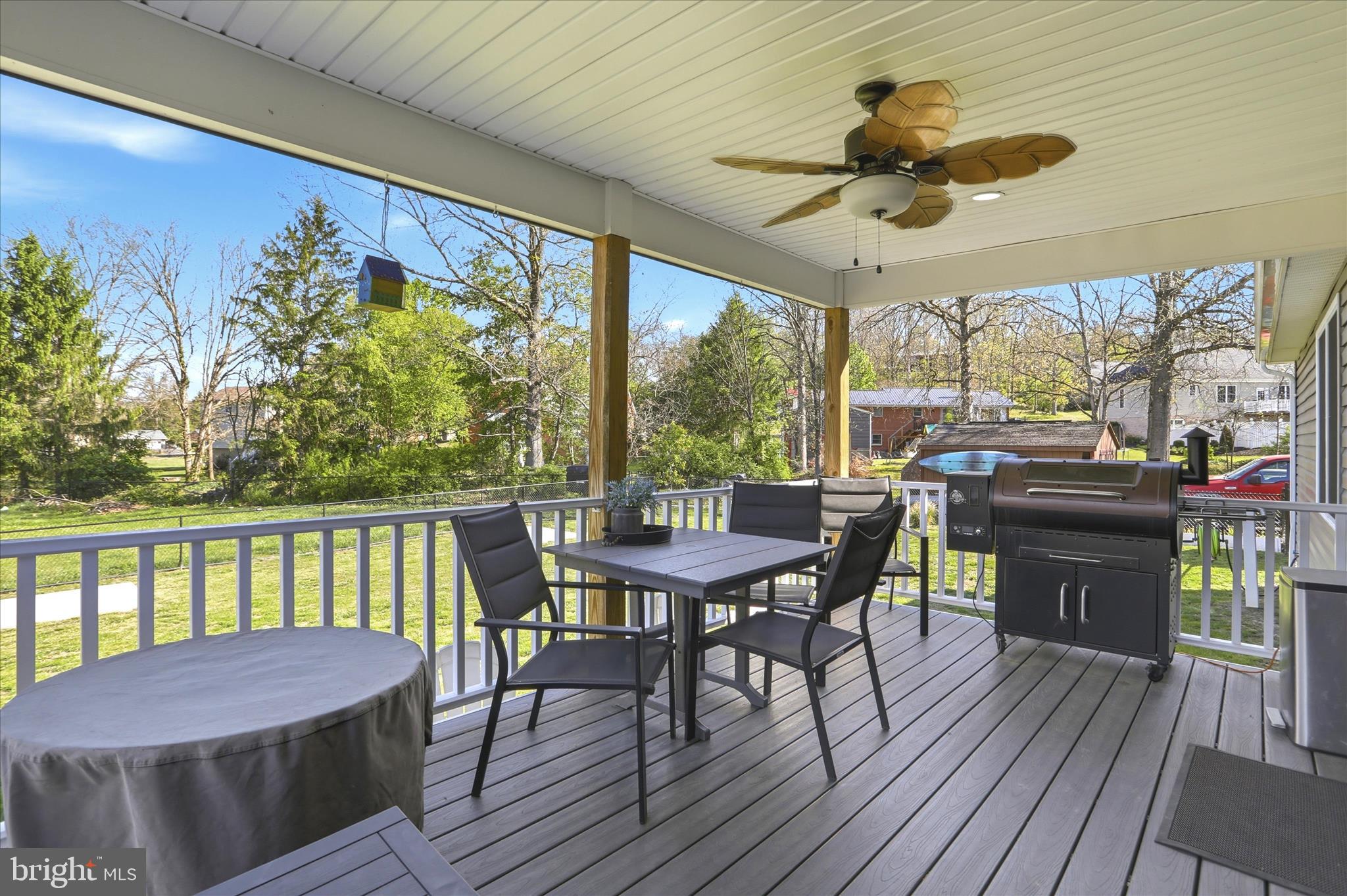 DOWDEN HILLS - Residential