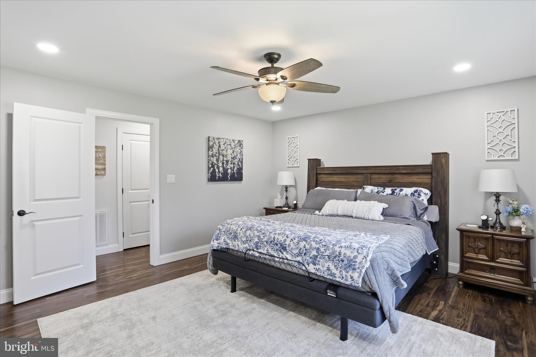DOWDEN HILLS - Residential