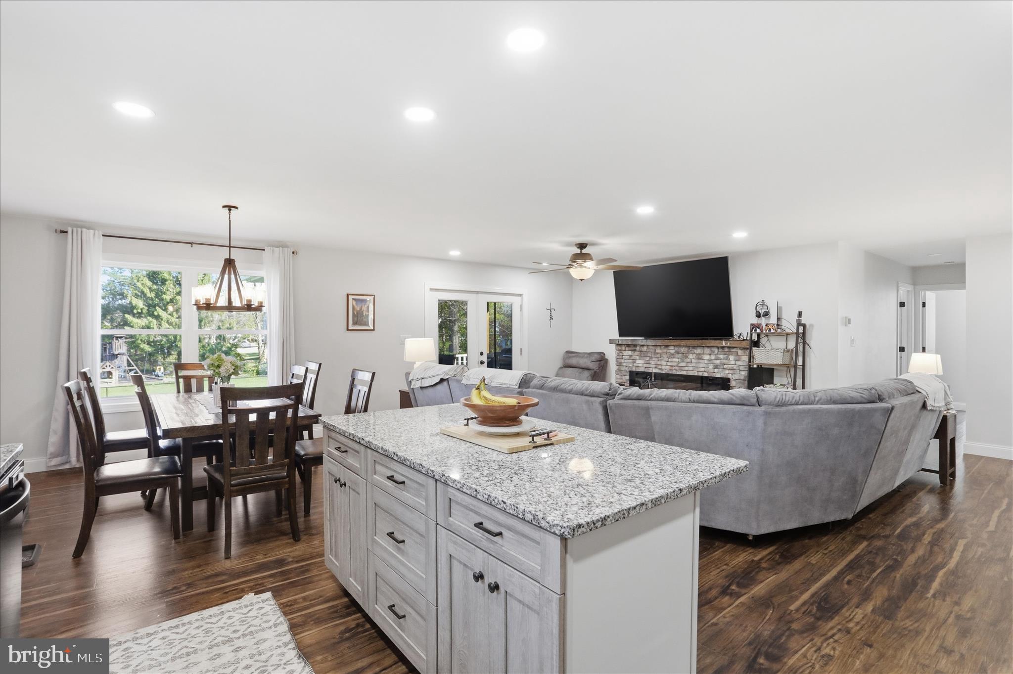 DOWDEN HILLS - Residential