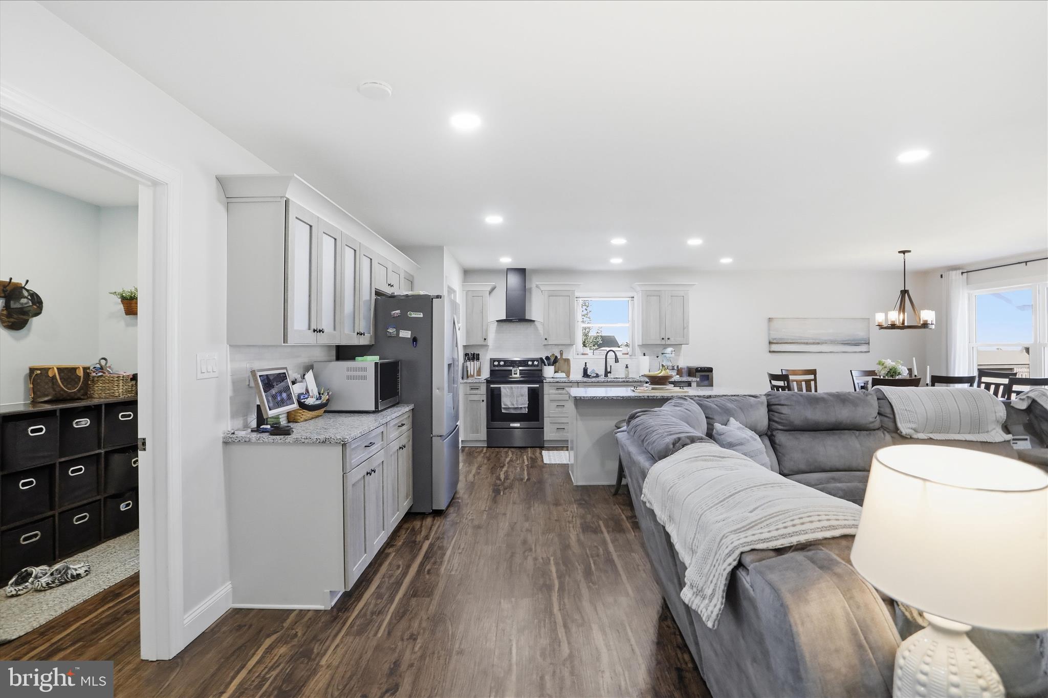 DOWDEN HILLS - Residential