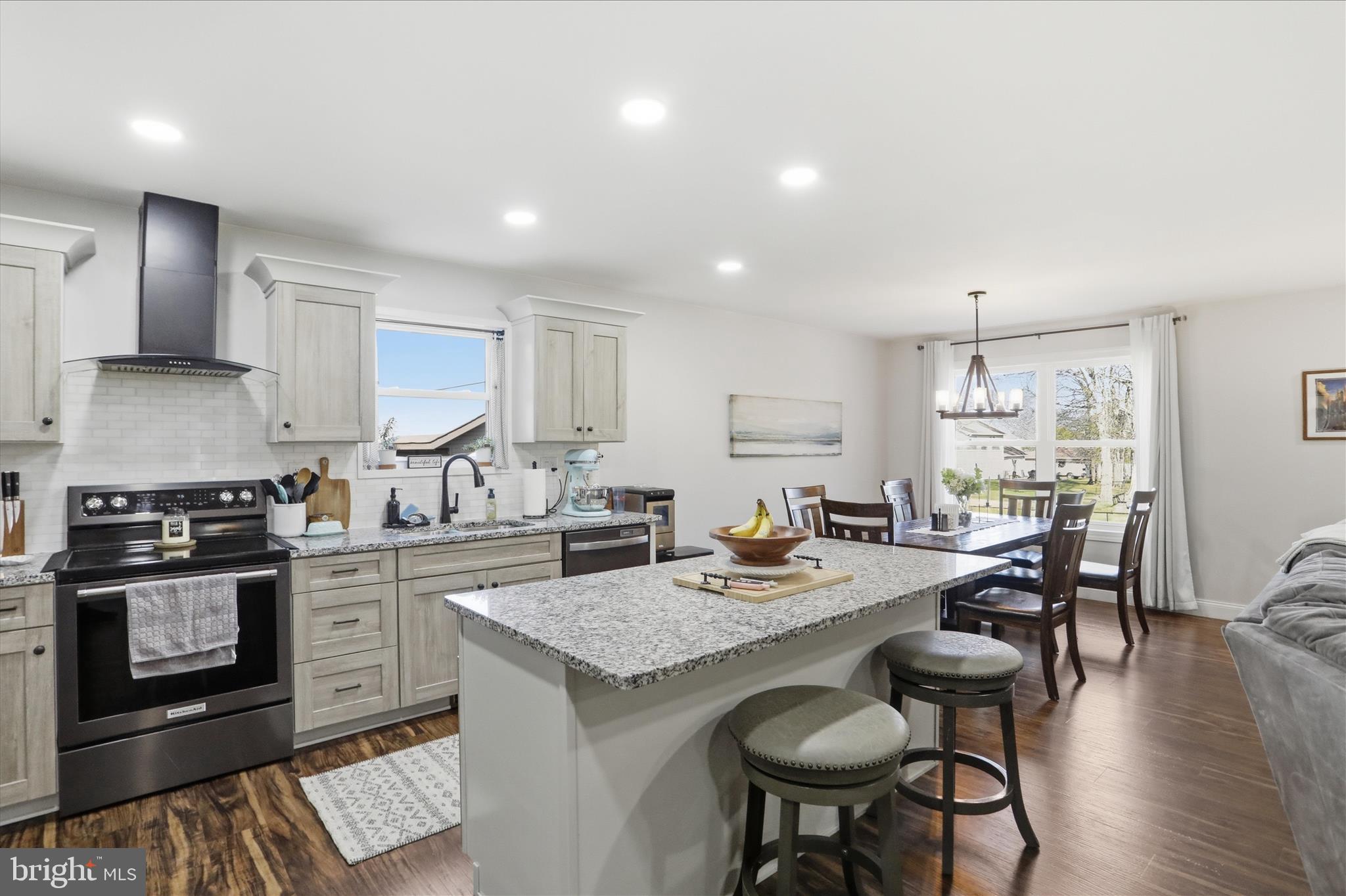 DOWDEN HILLS - Residential