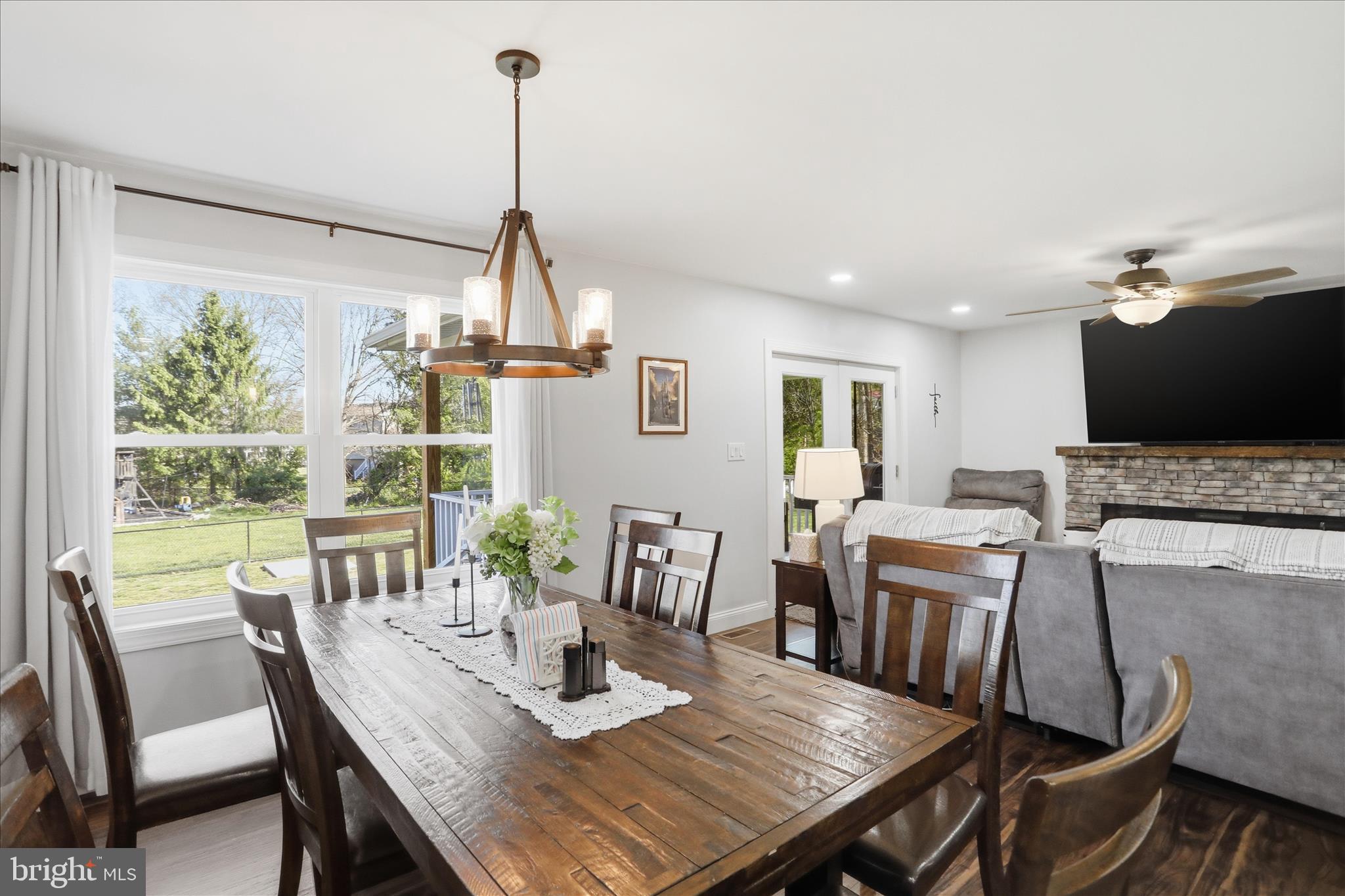 DOWDEN HILLS - Residential