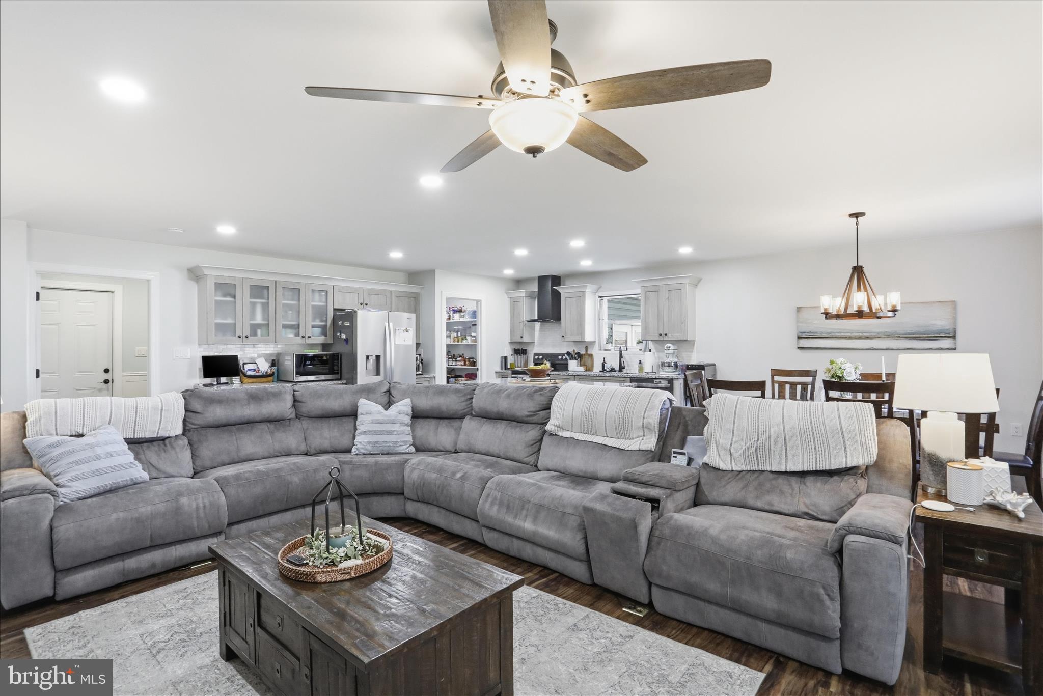 DOWDEN HILLS - Residential