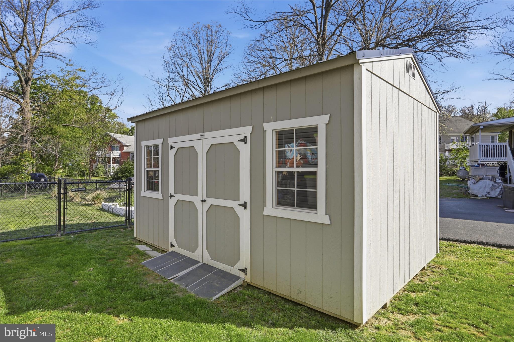 DOWDEN HILLS - Residential