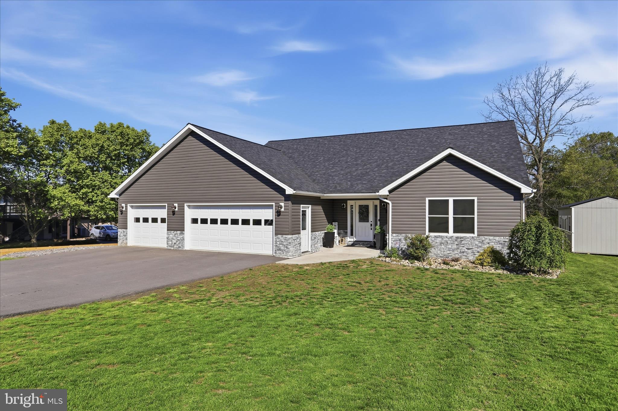 DOWDEN HILLS - Residential