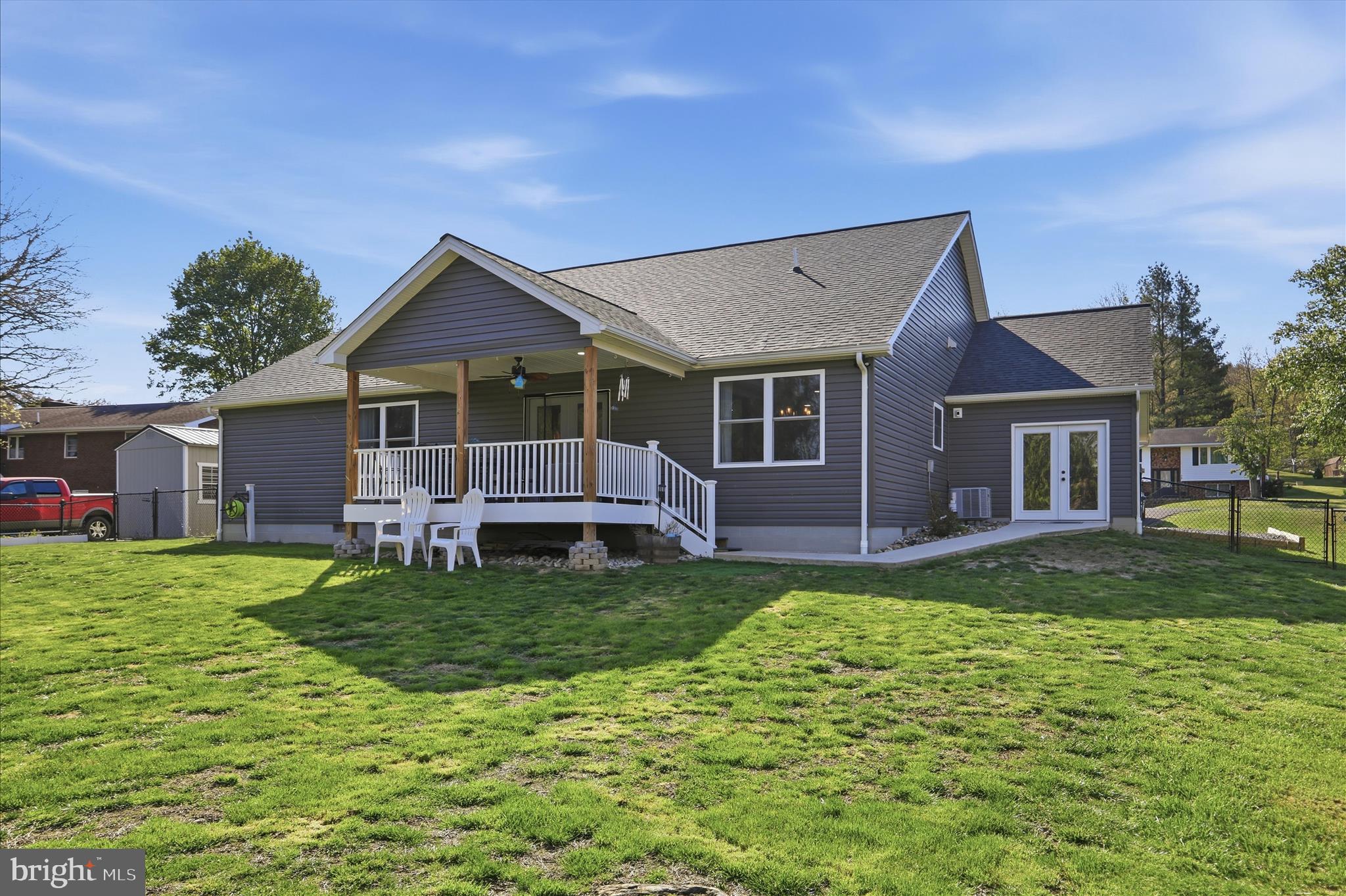 DOWDEN HILLS - Residential