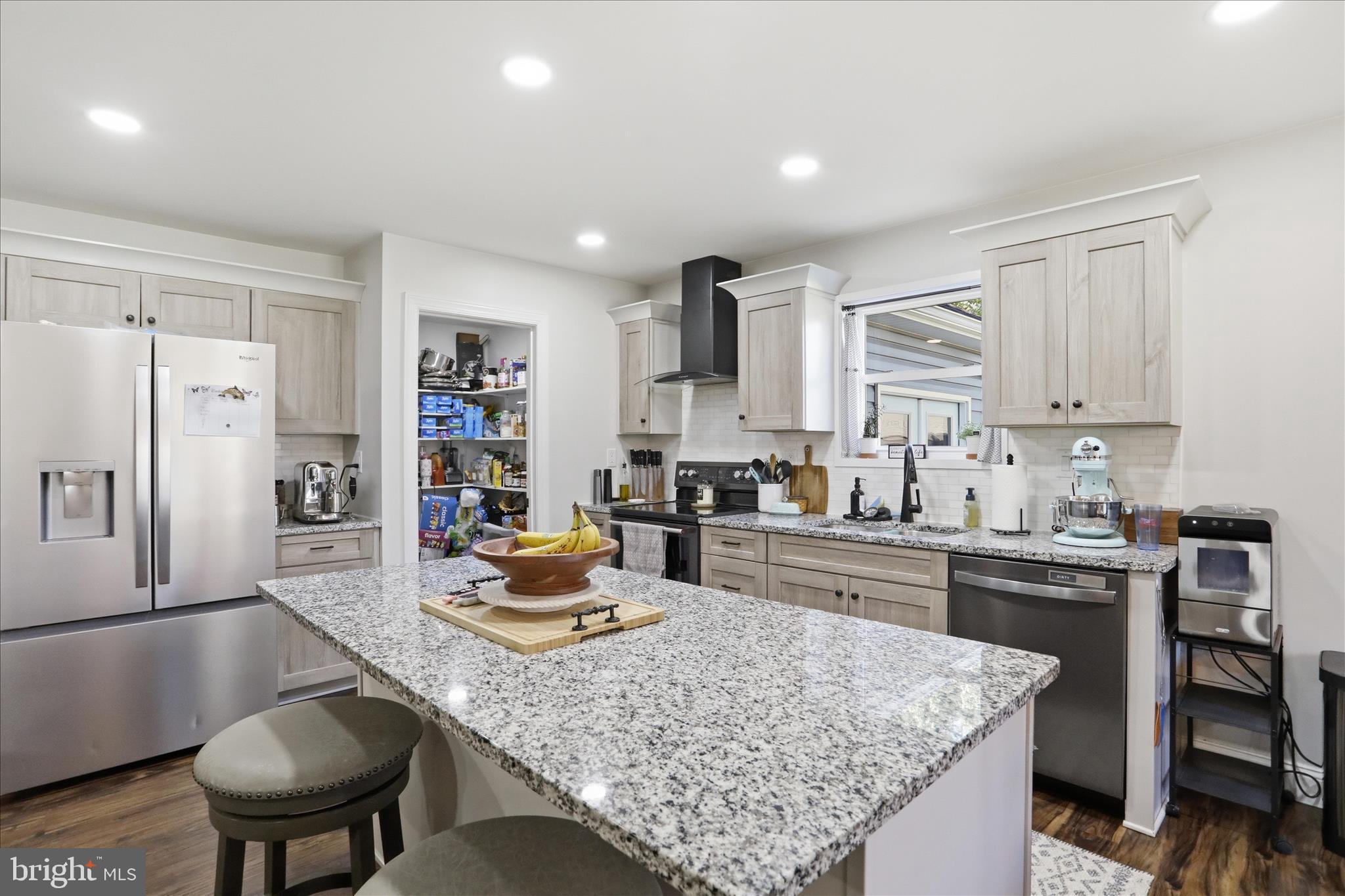 DOWDEN HILLS - Residential