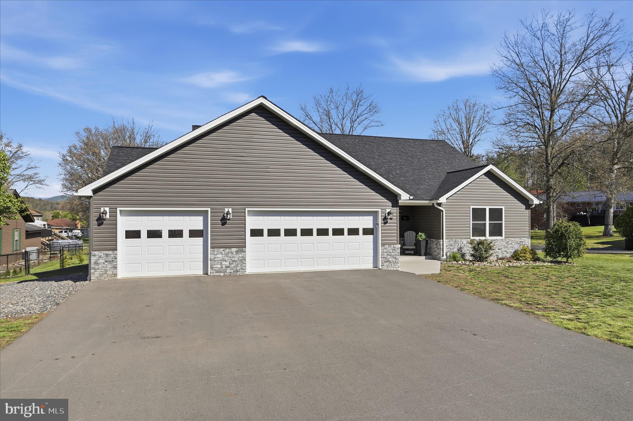 DOWDEN HILLS - Residential