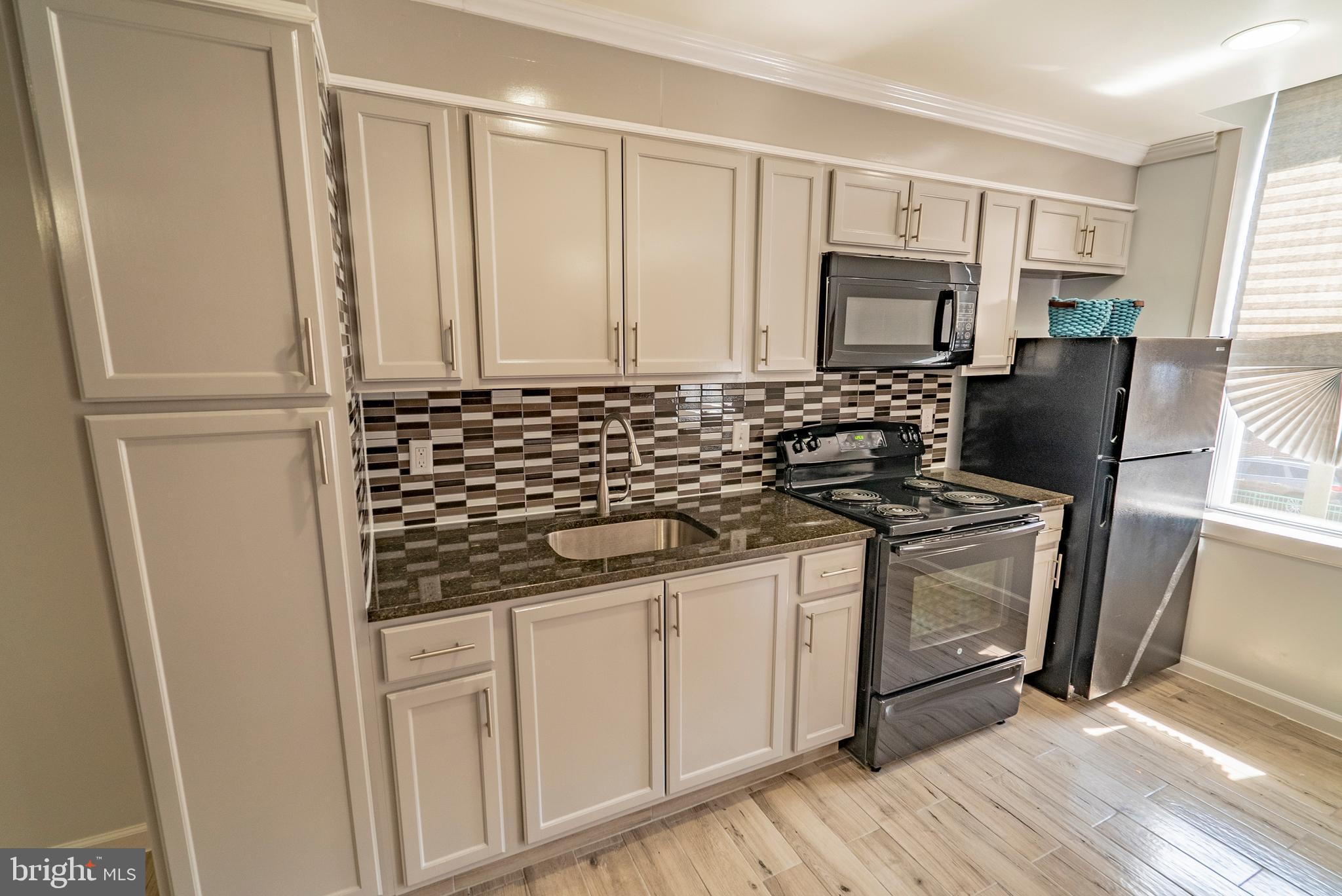 NORTHERN LIBERTIES - Commercial Sale