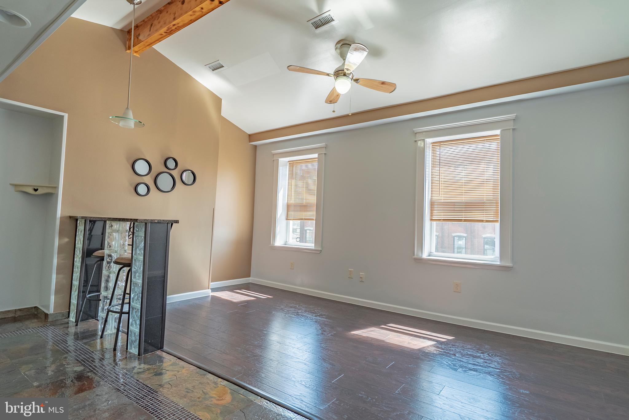 NORTHERN LIBERTIES - Commercial Sale