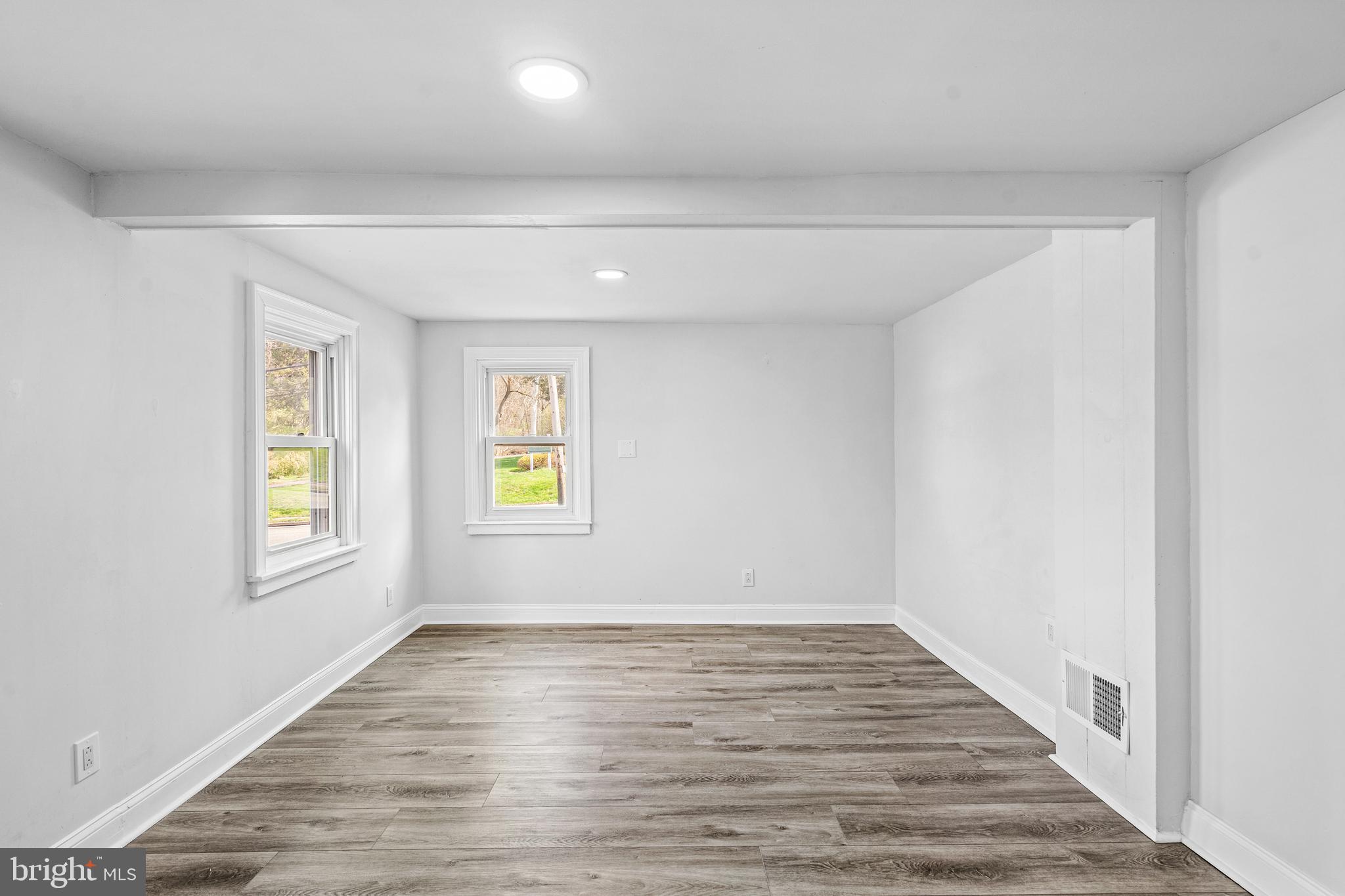 WILLOW GROVE - Residential