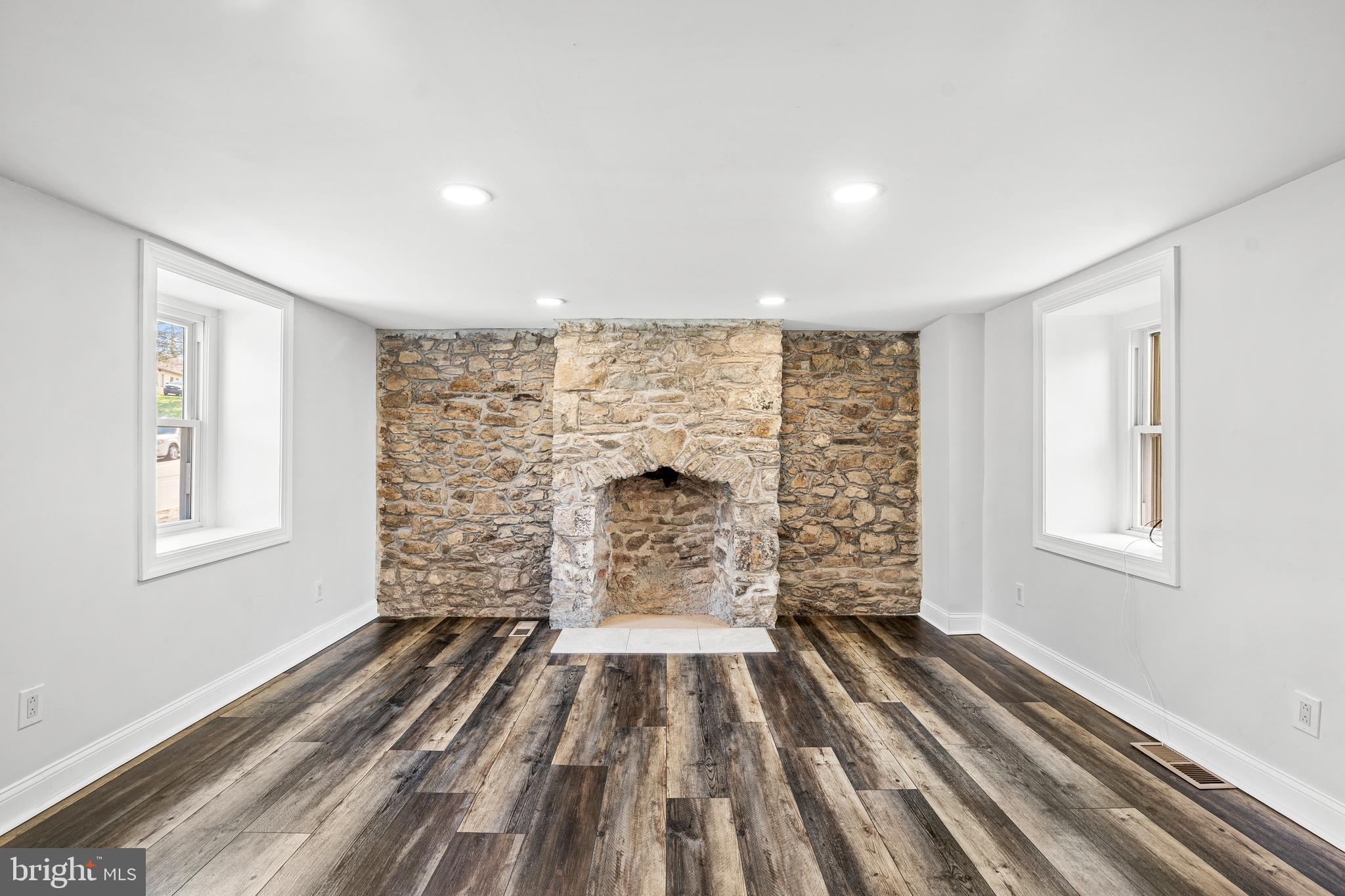 WILLOW GROVE - Residential