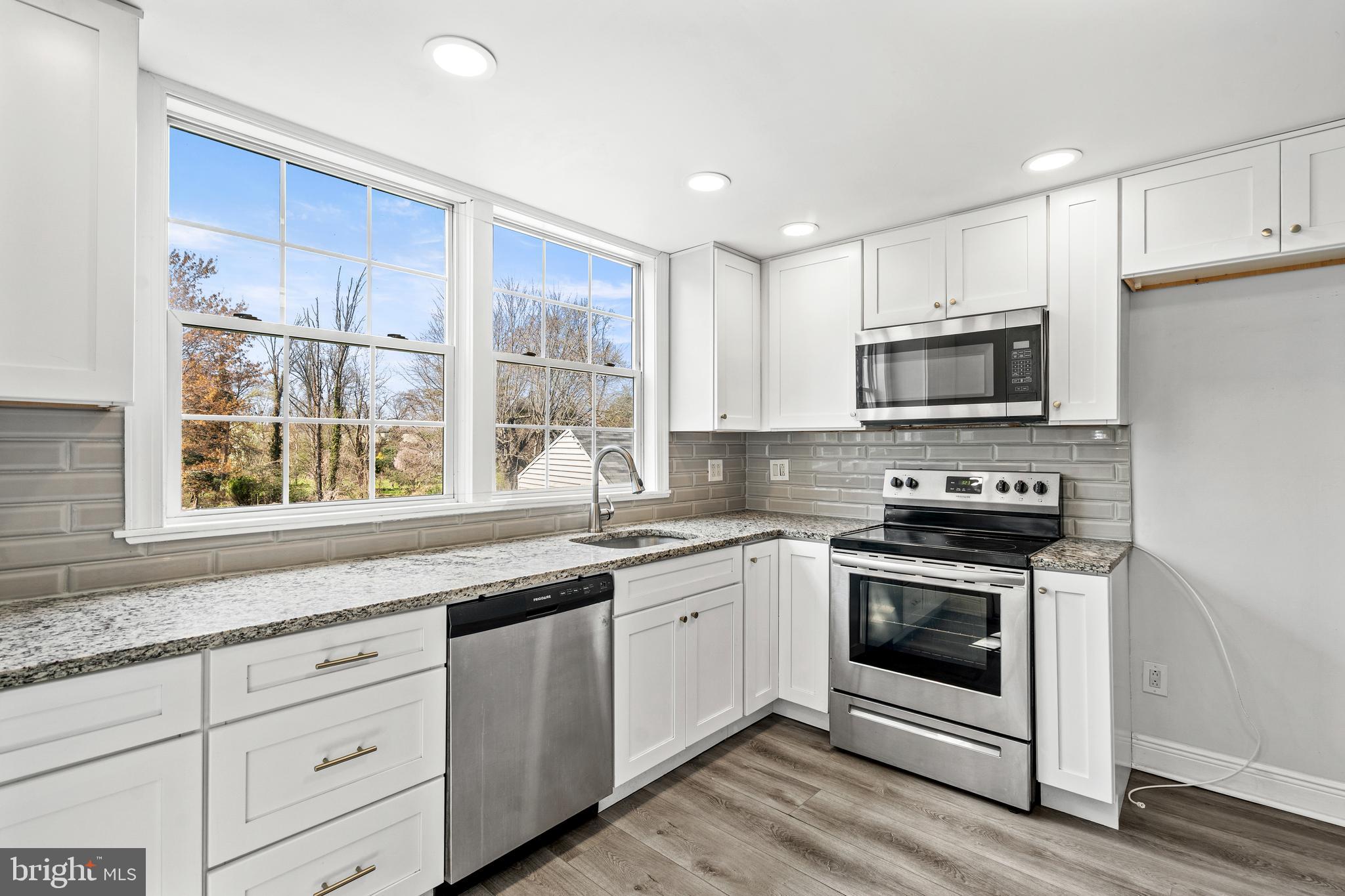 WILLOW GROVE - Residential