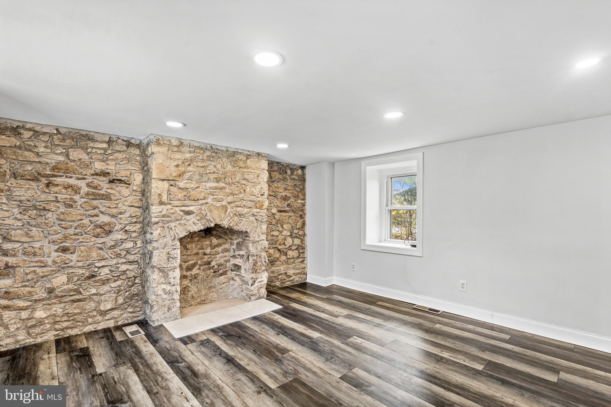 WILLOW GROVE - Residential