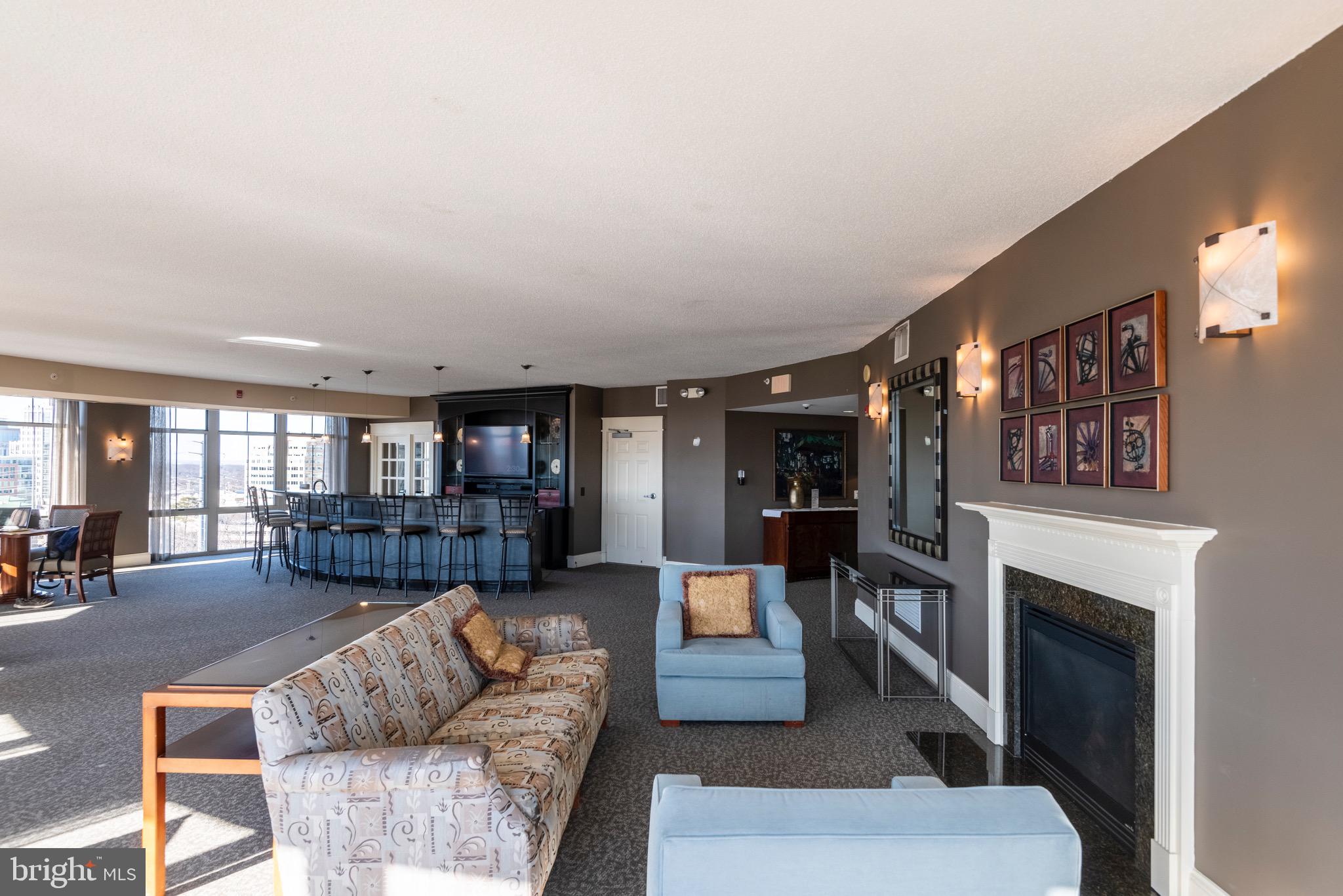 CARLTON HOUSE - Residential