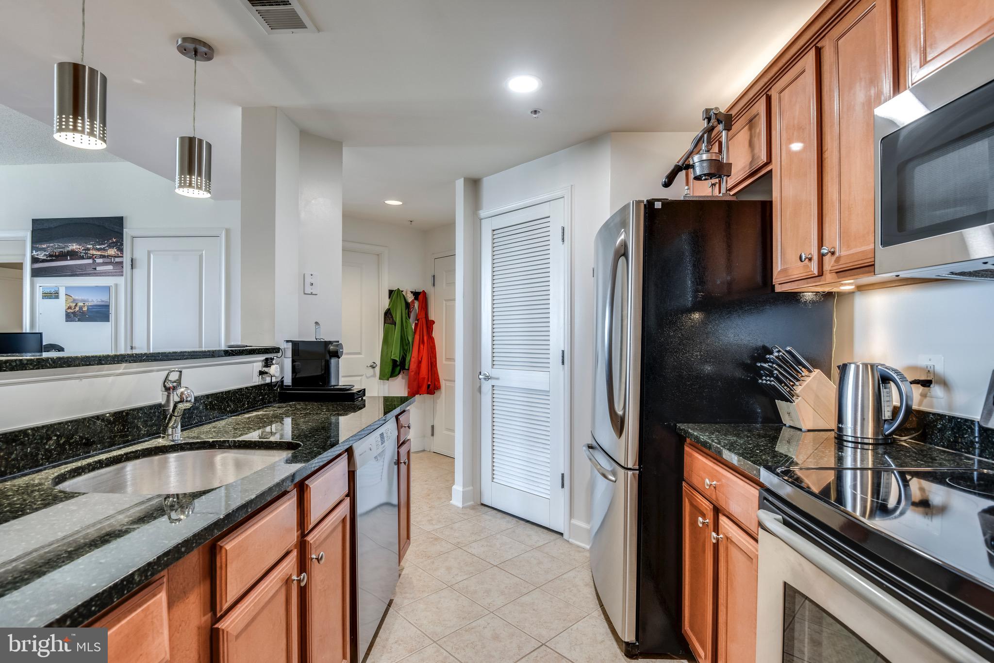 CARLTON HOUSE - Residential