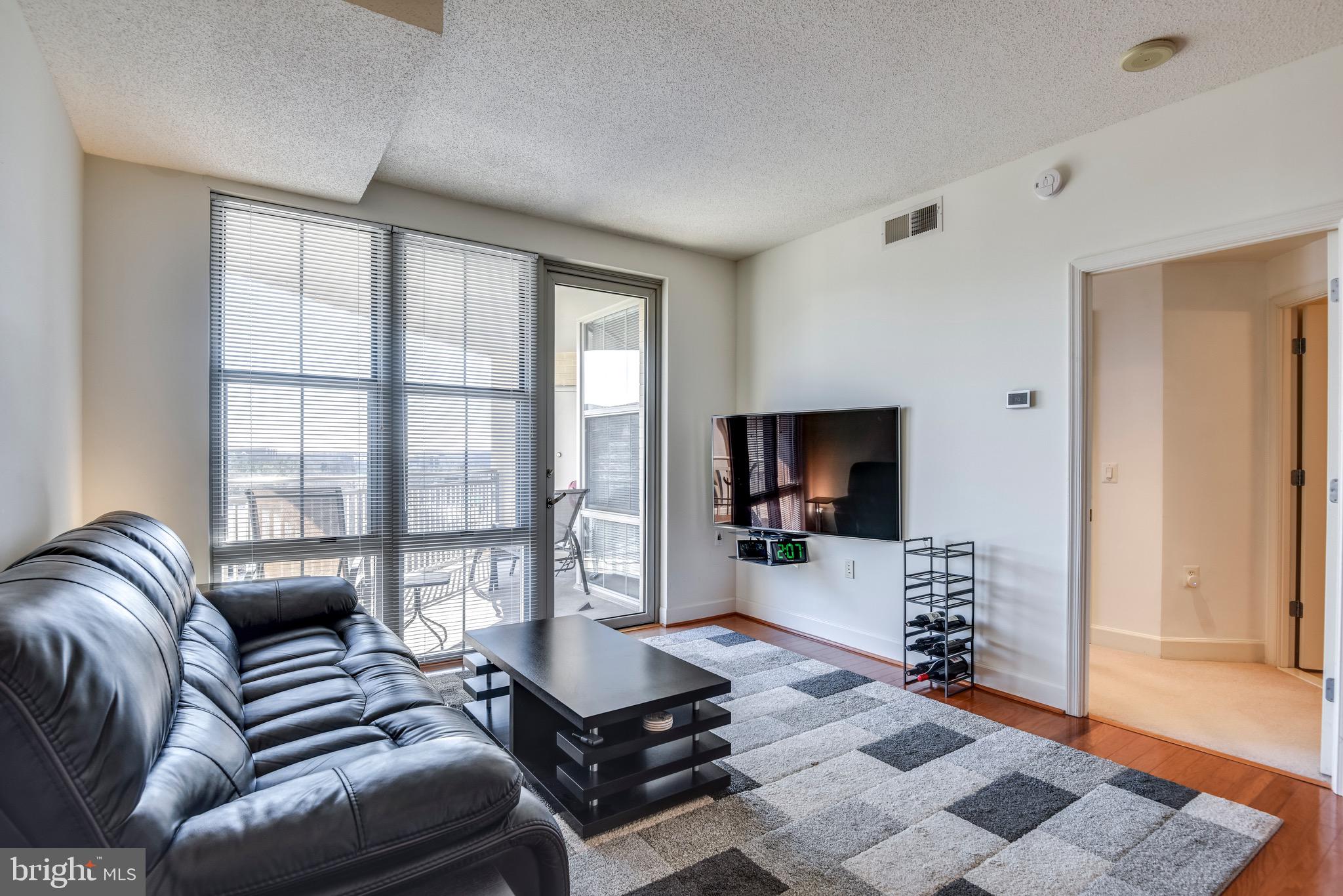 CARLTON HOUSE - Residential