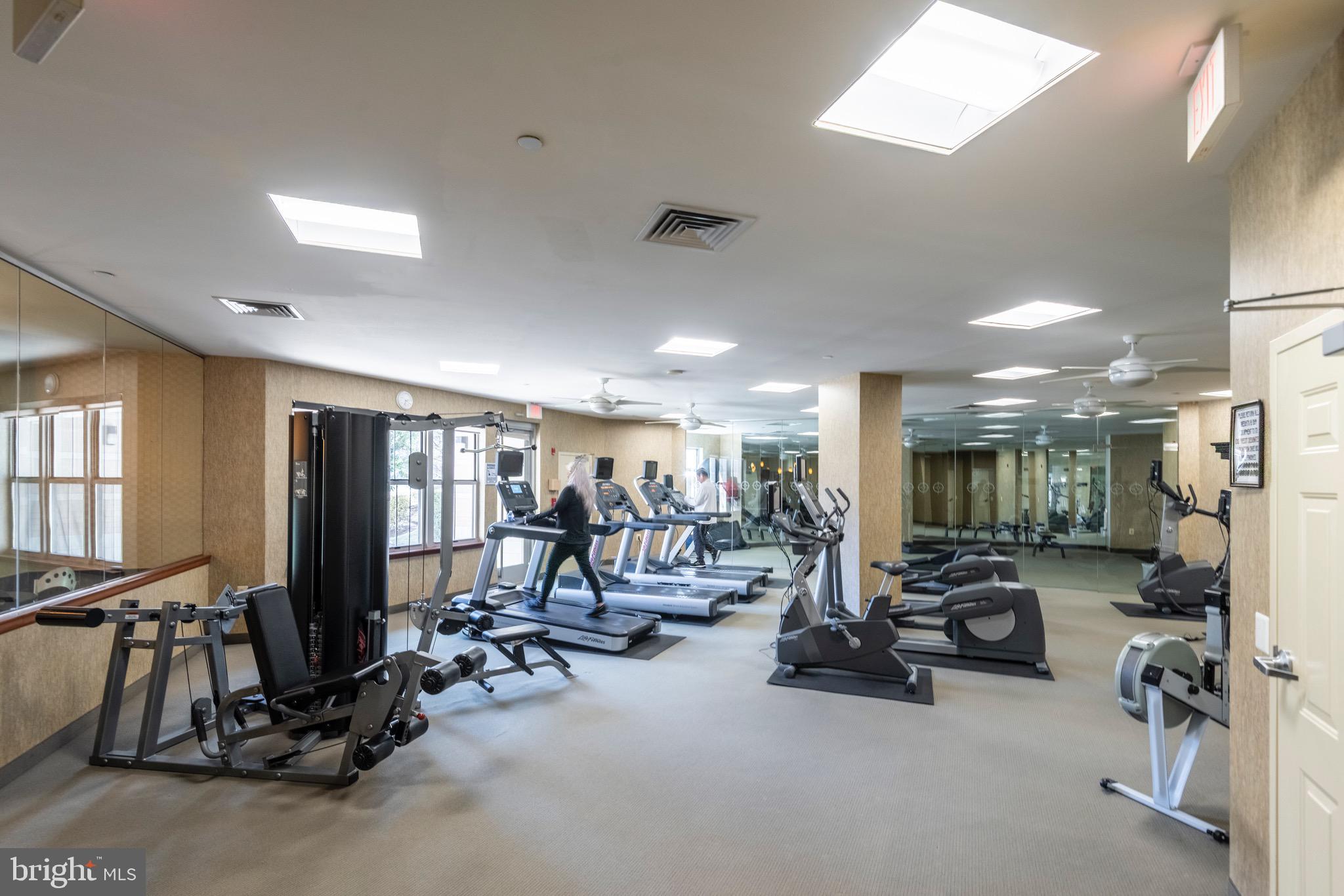 CARLTON HOUSE - Residential