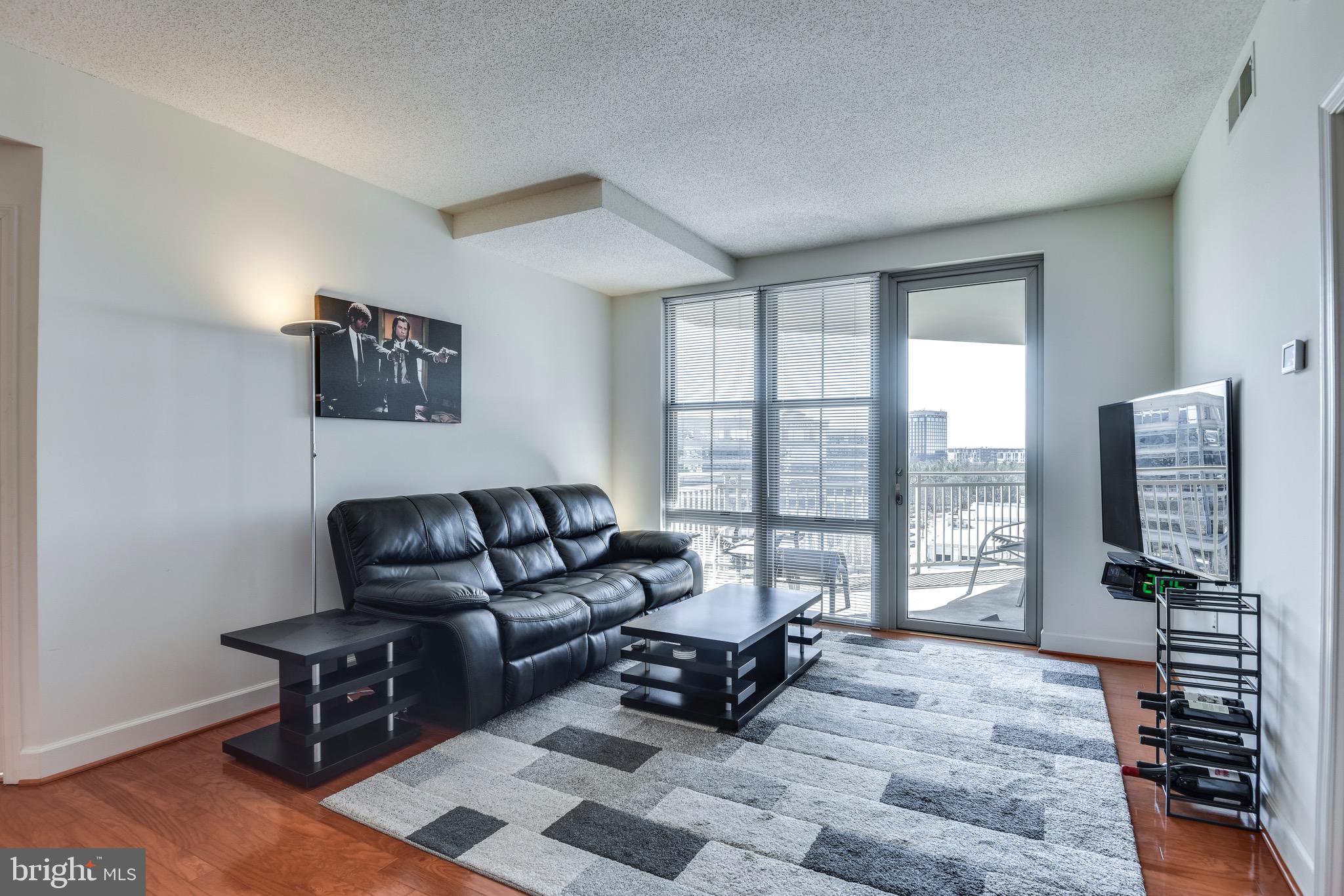 CARLTON HOUSE - Residential