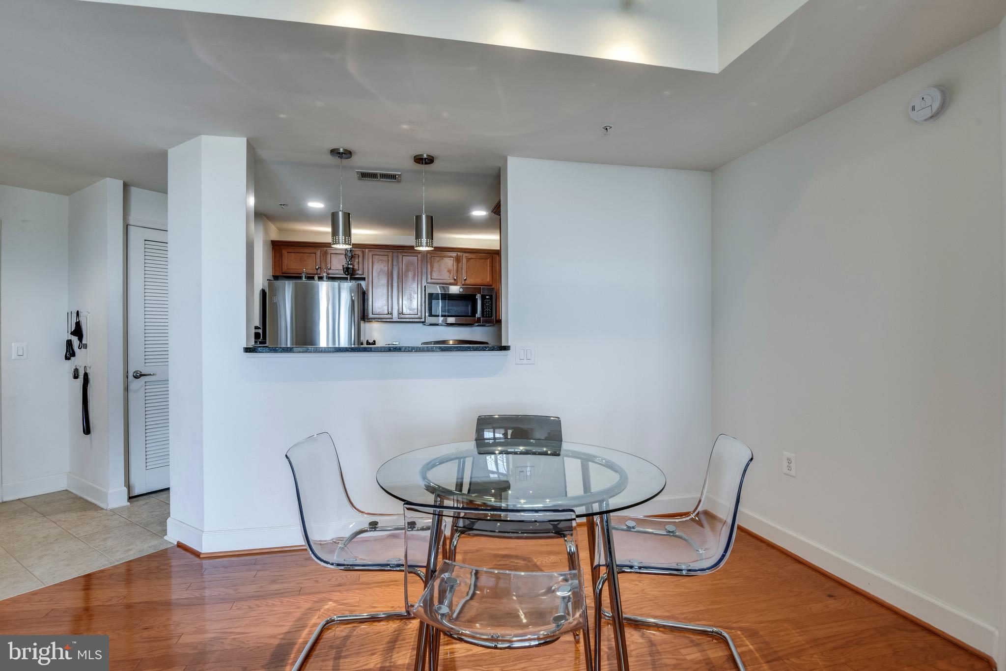 CARLTON HOUSE - Residential