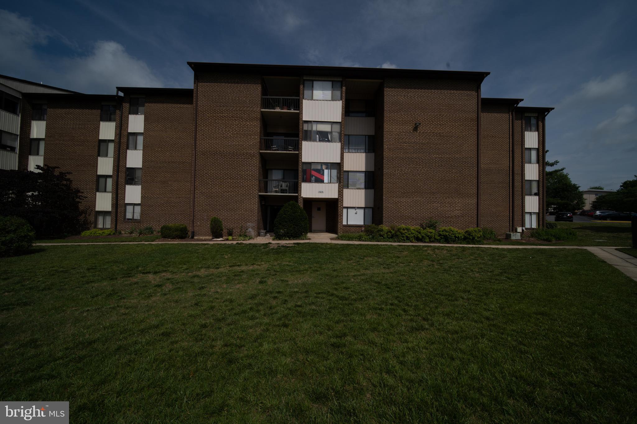 CHERRY GLEN CONDOS - Residential