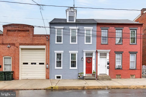 Photo of 325 Cherry Street, COLUMBIA, PA 17512 (MLS # PALA2091476)