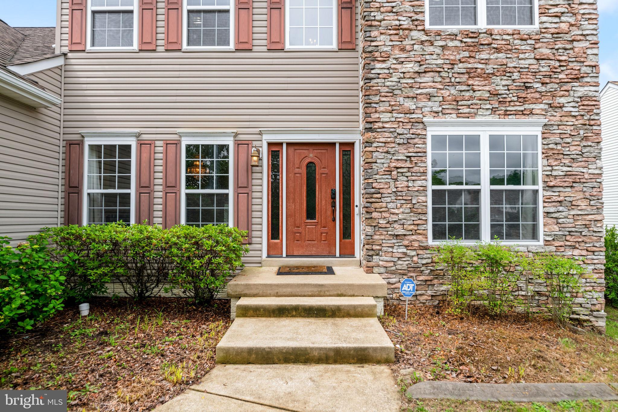 1005 GREAT OAKS LANE