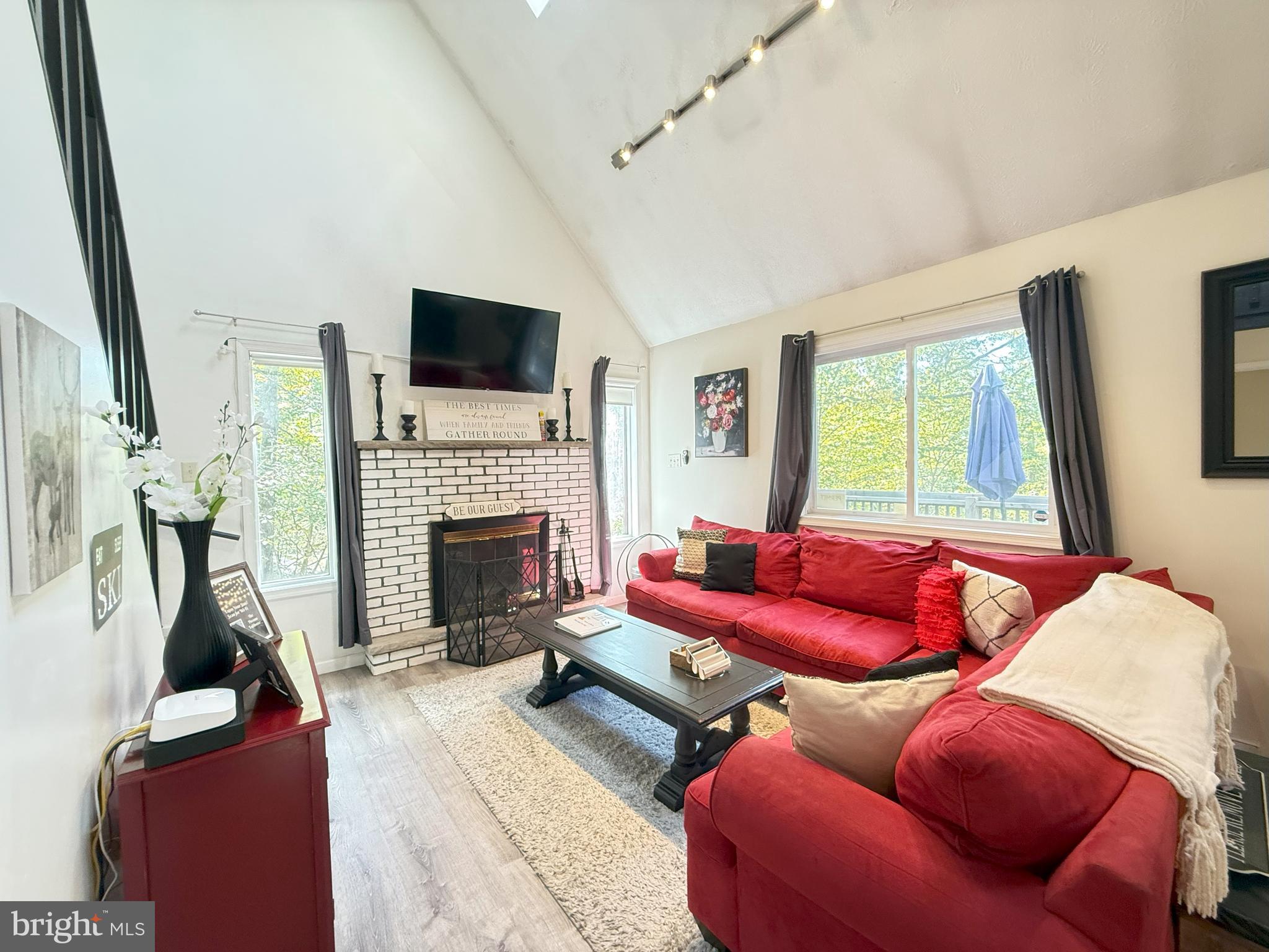 SAW CREEK ESTATES - Residential