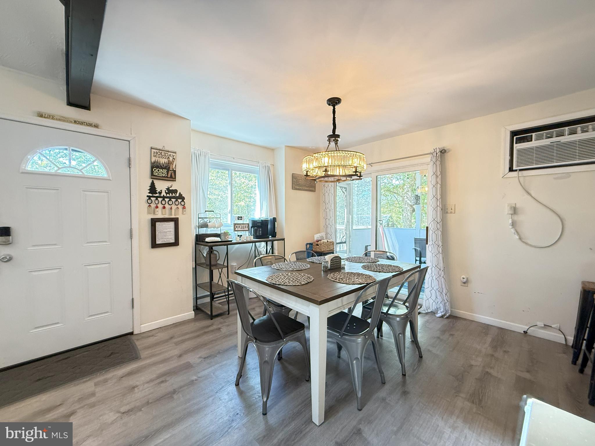 SAW CREEK ESTATES - Residential