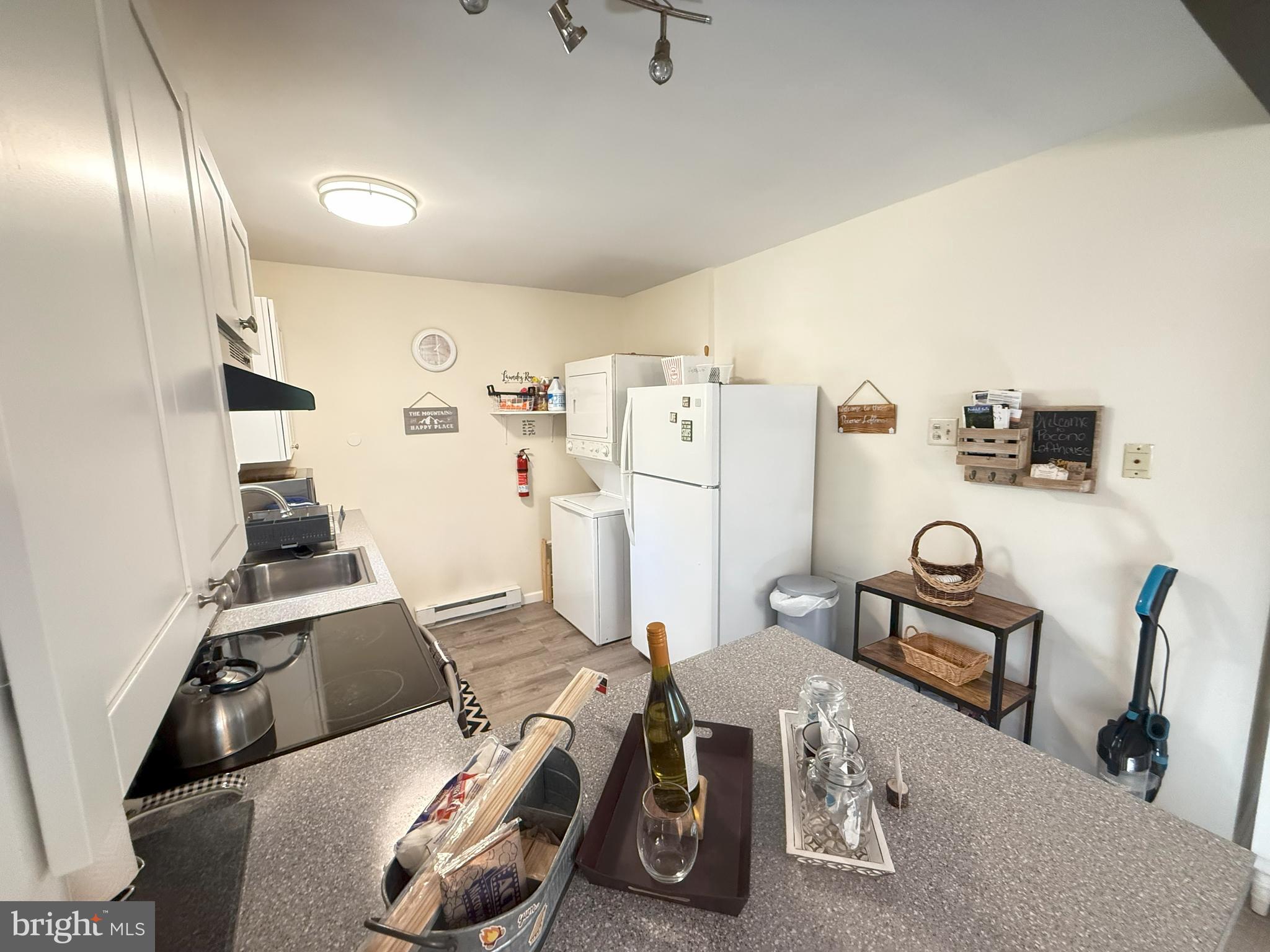 SAW CREEK ESTATES - Residential