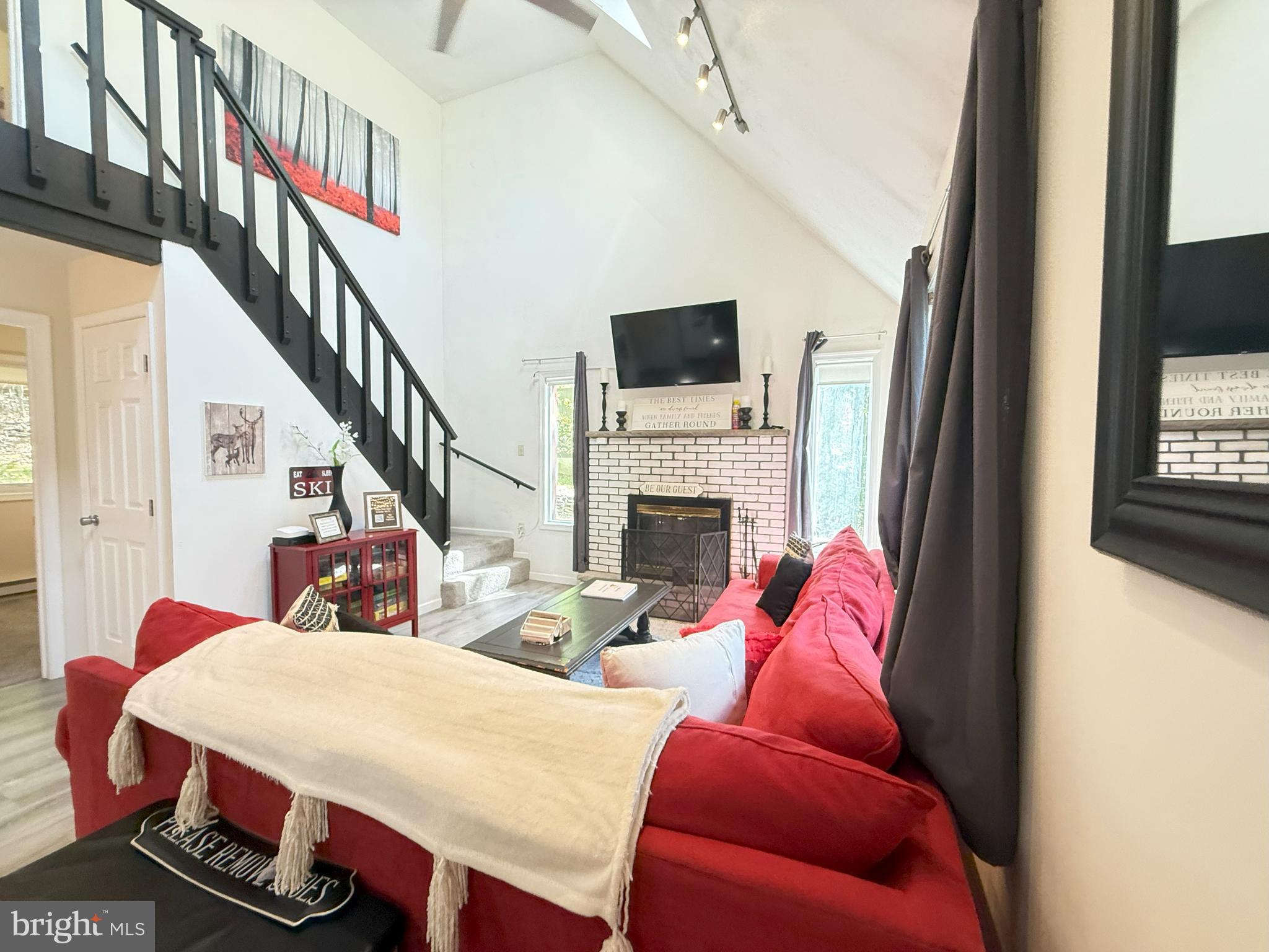 SAW CREEK ESTATES - Residential