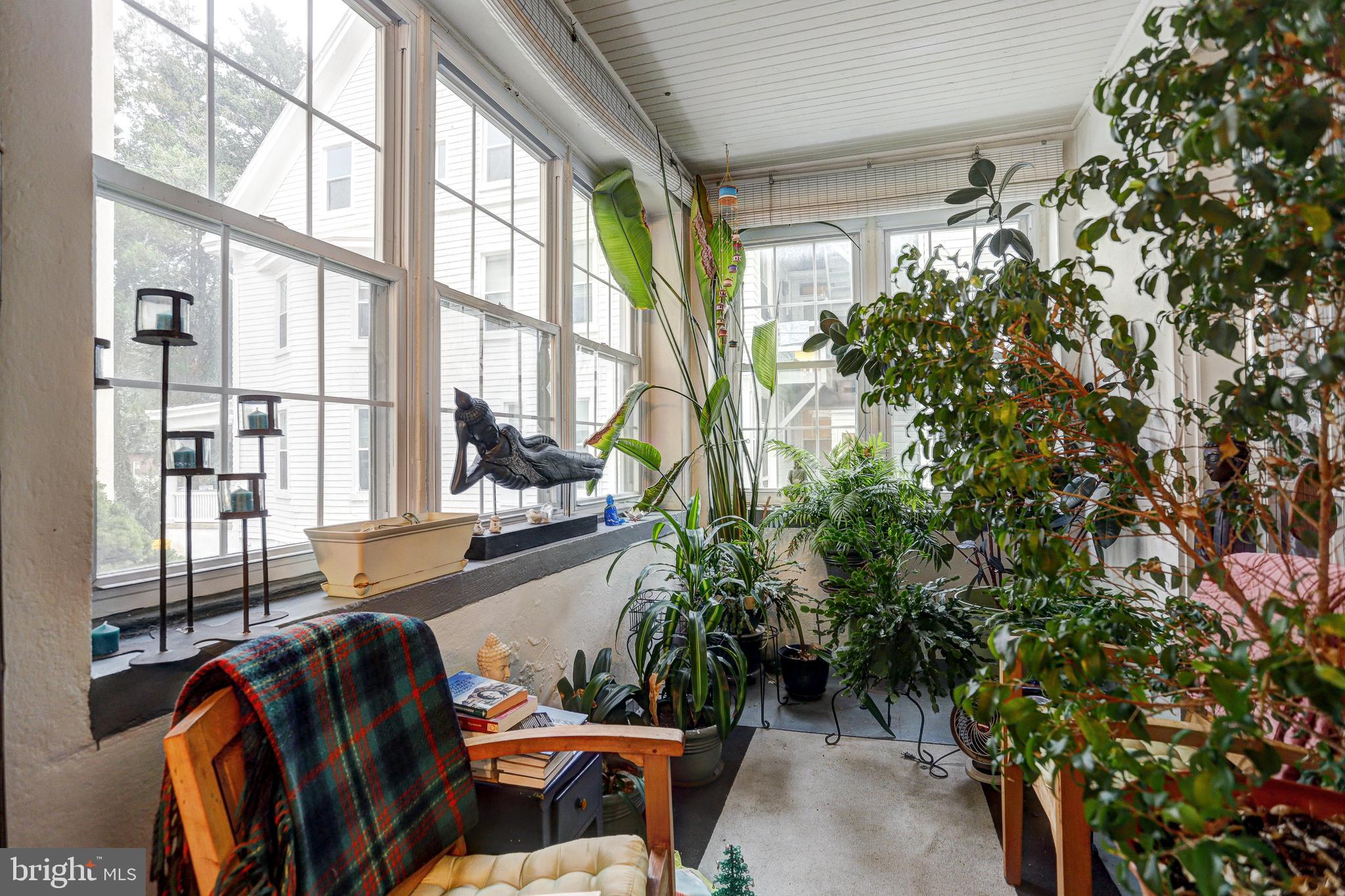 ROLAND PARK - Commercial Sale