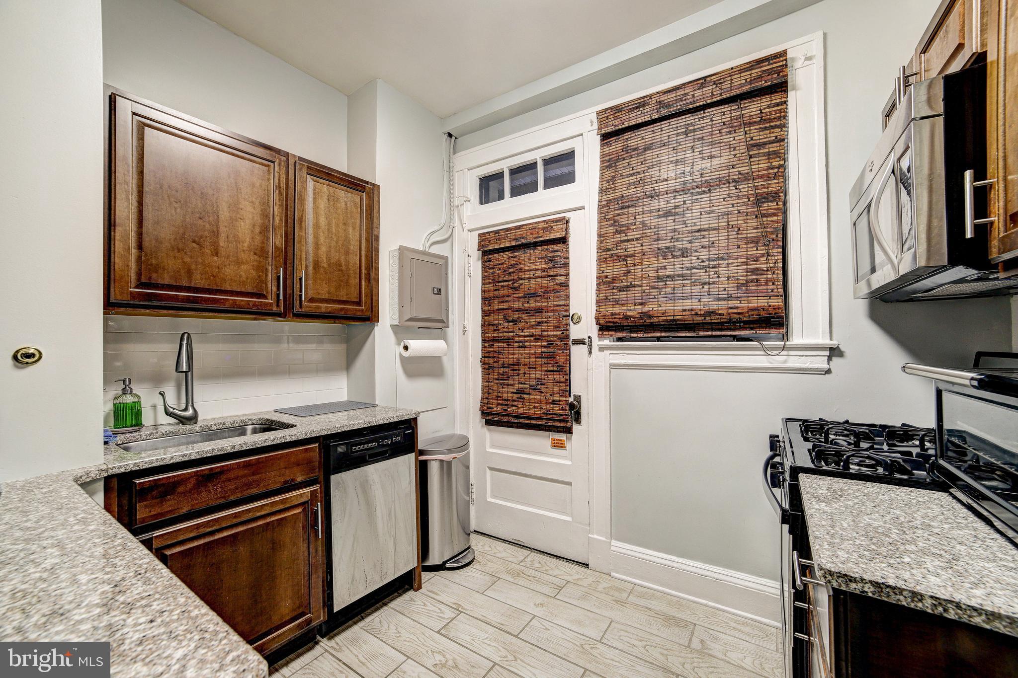 ROLAND PARK - Commercial Sale