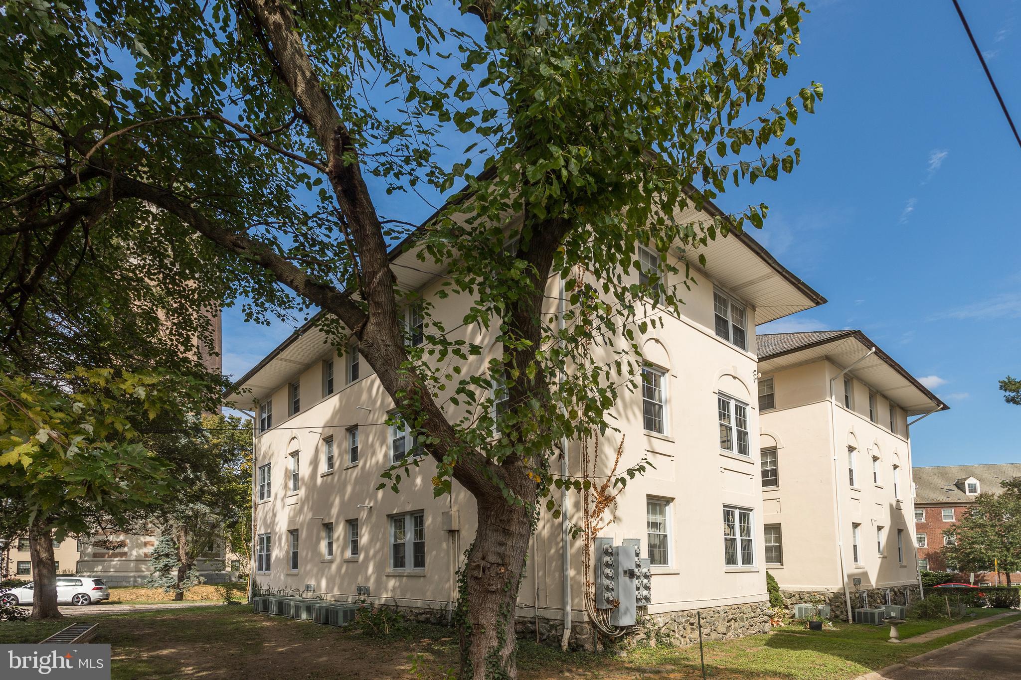 ROLAND PARK - Commercial Sale