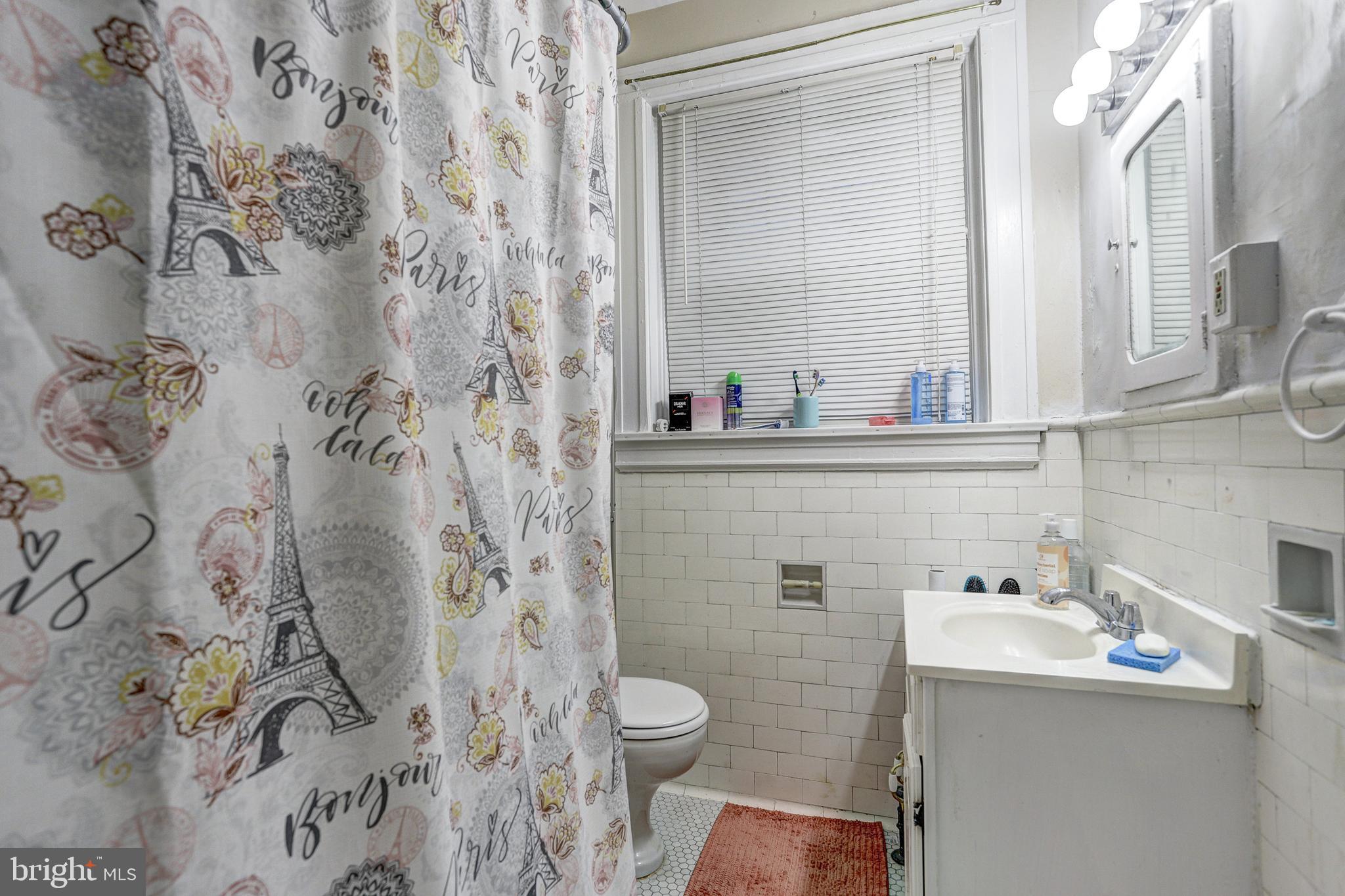 ROLAND PARK - Commercial Sale