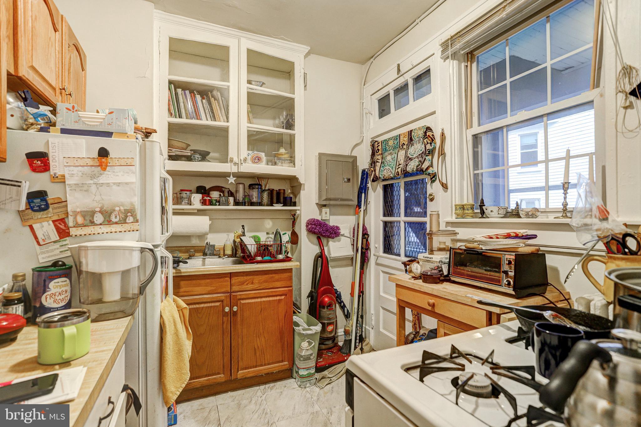 ROLAND PARK - Commercial Sale